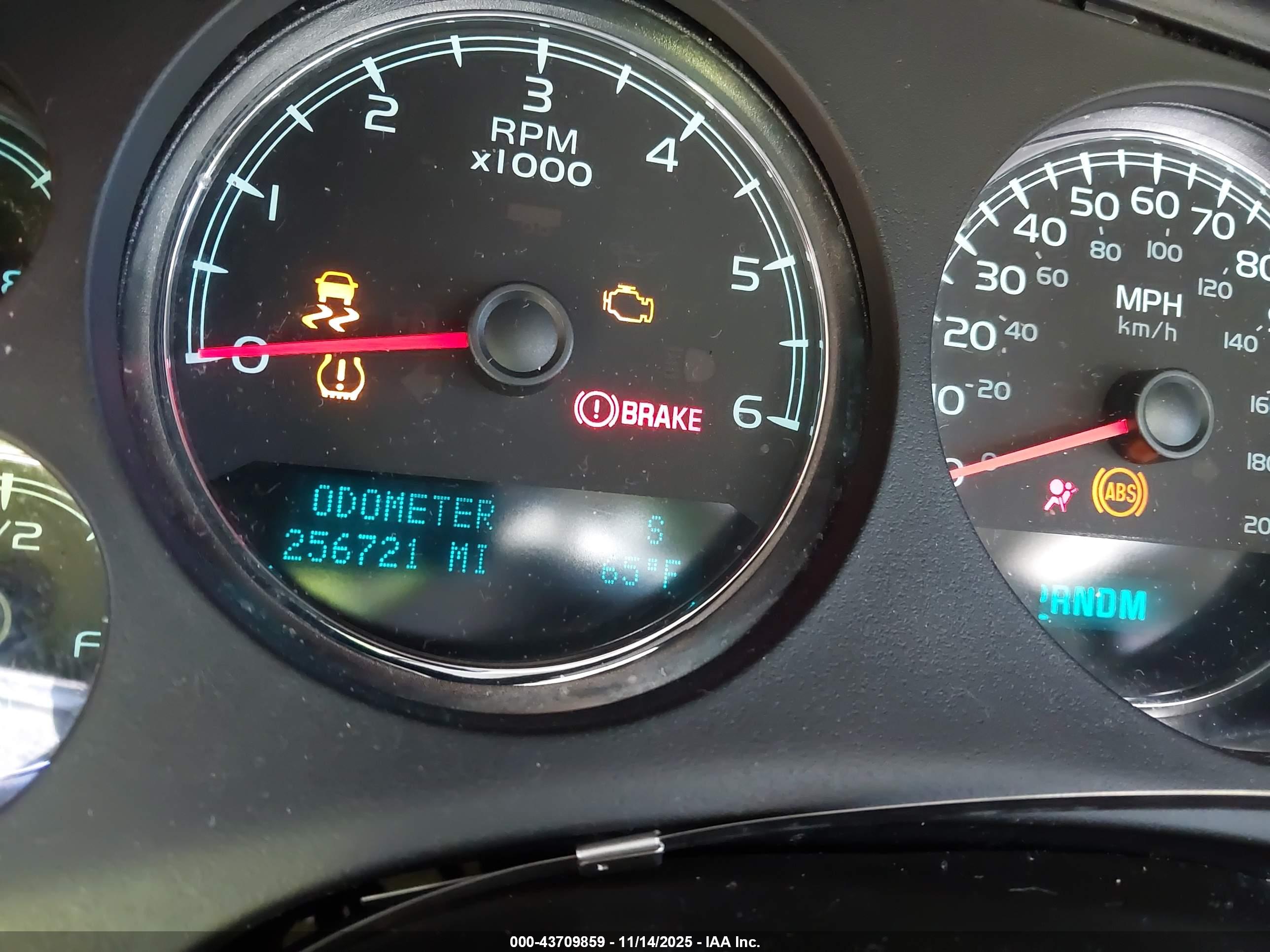 GMC YUKON image 7