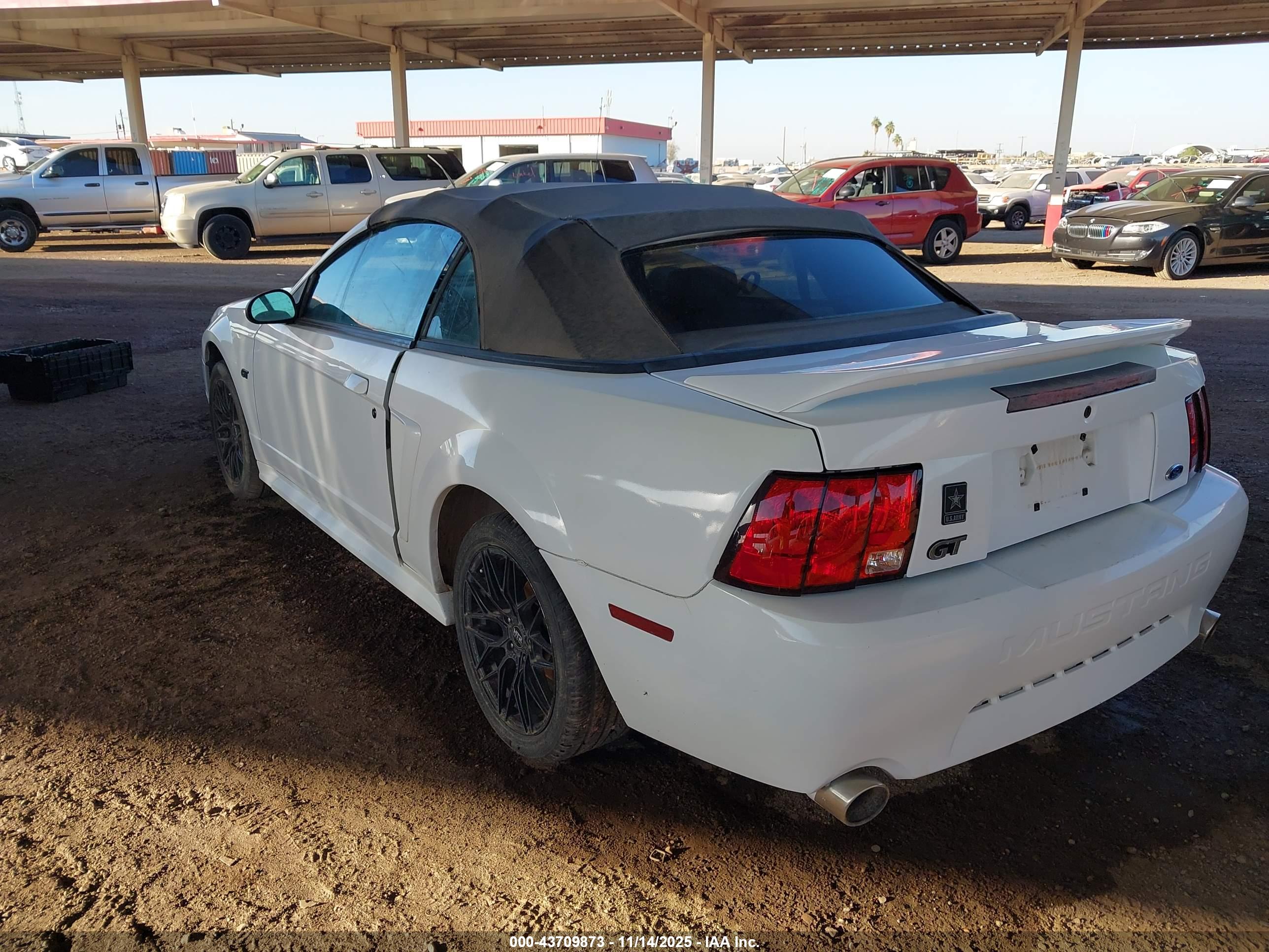 FORD MUSTANG image 3