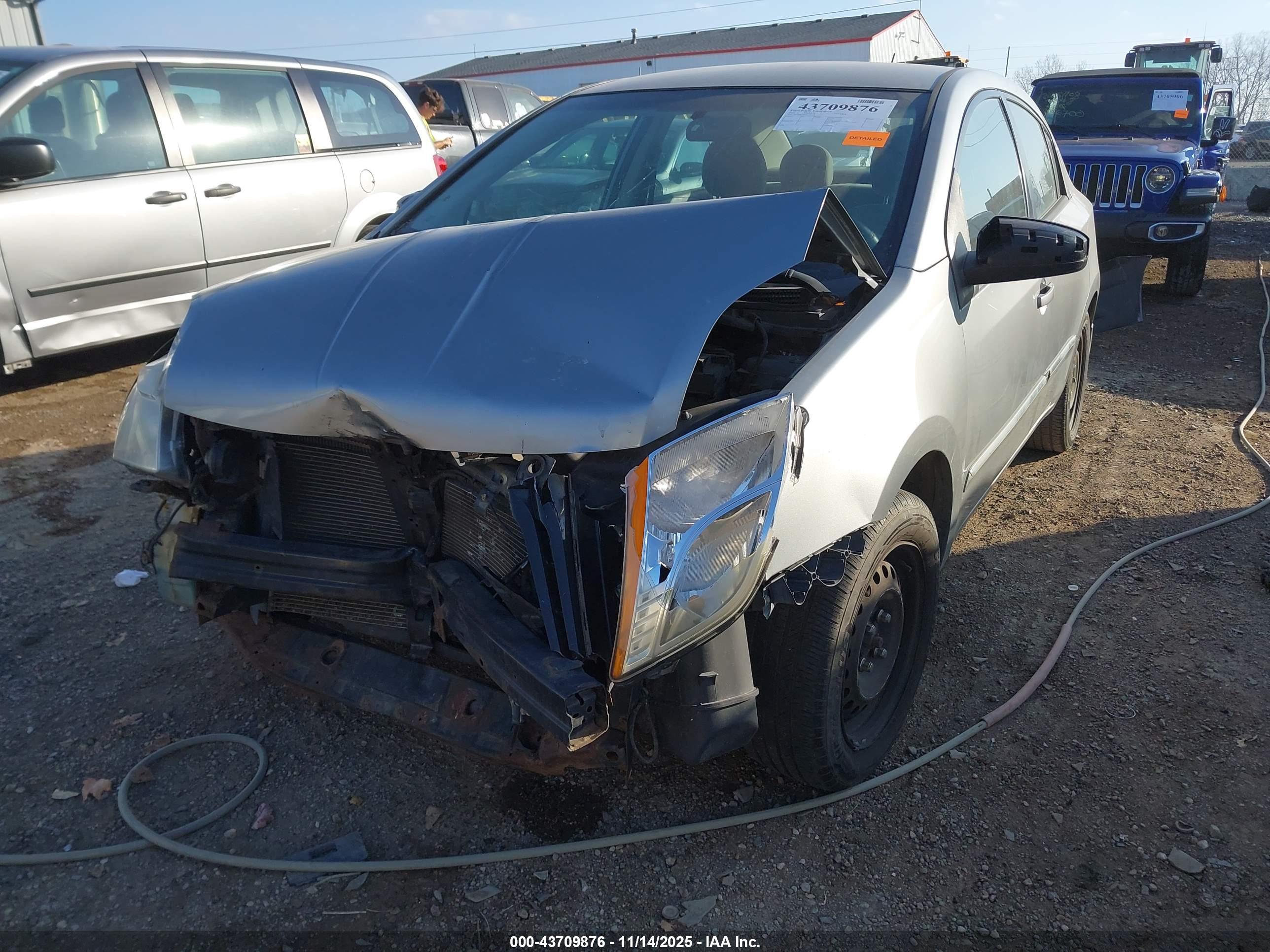 NISSAN SENTRA image 2