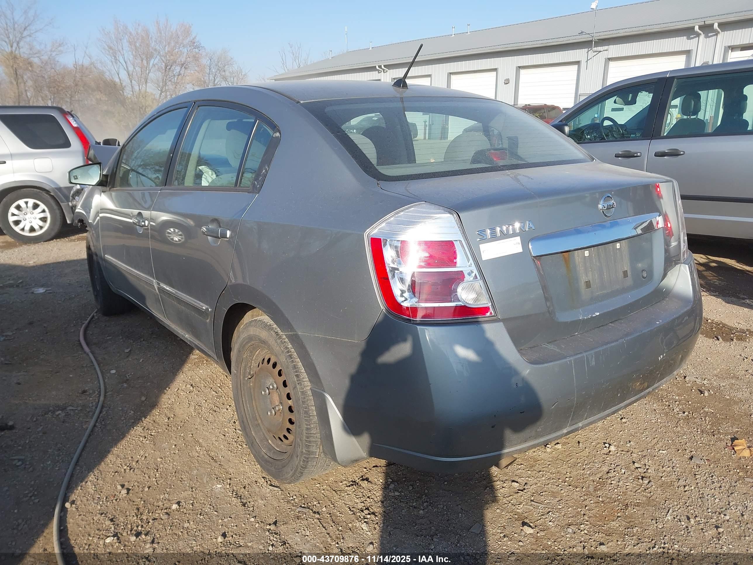 NISSAN SENTRA image 3
