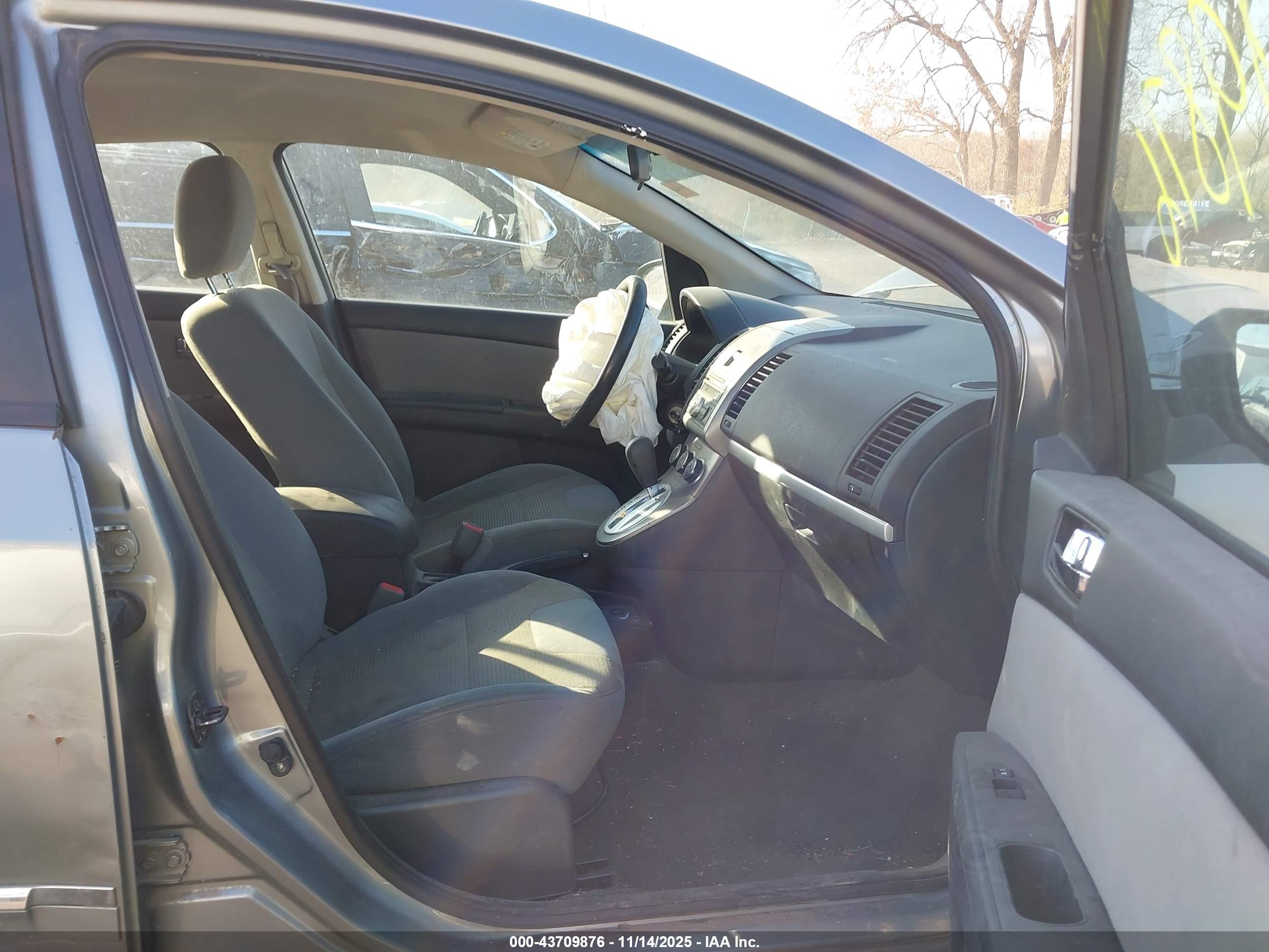 NISSAN SENTRA image 5