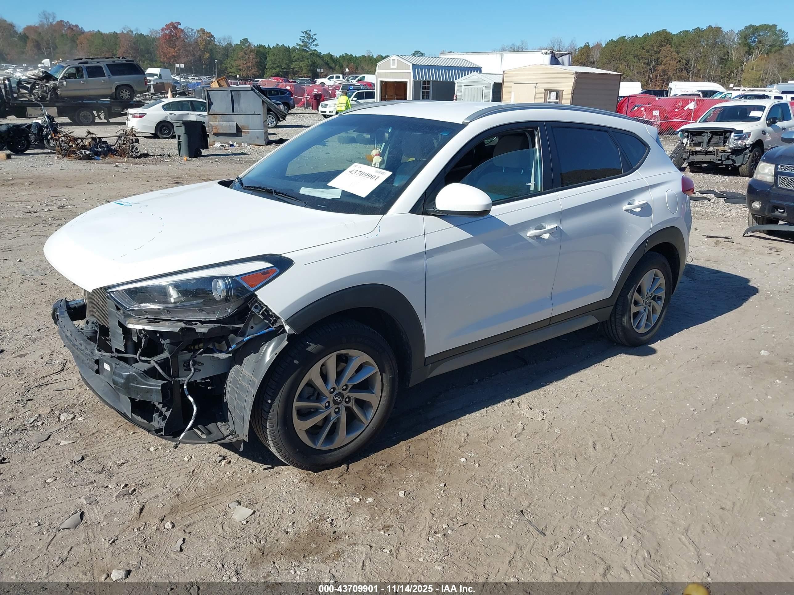 HYUNDAI TUCSON image 2