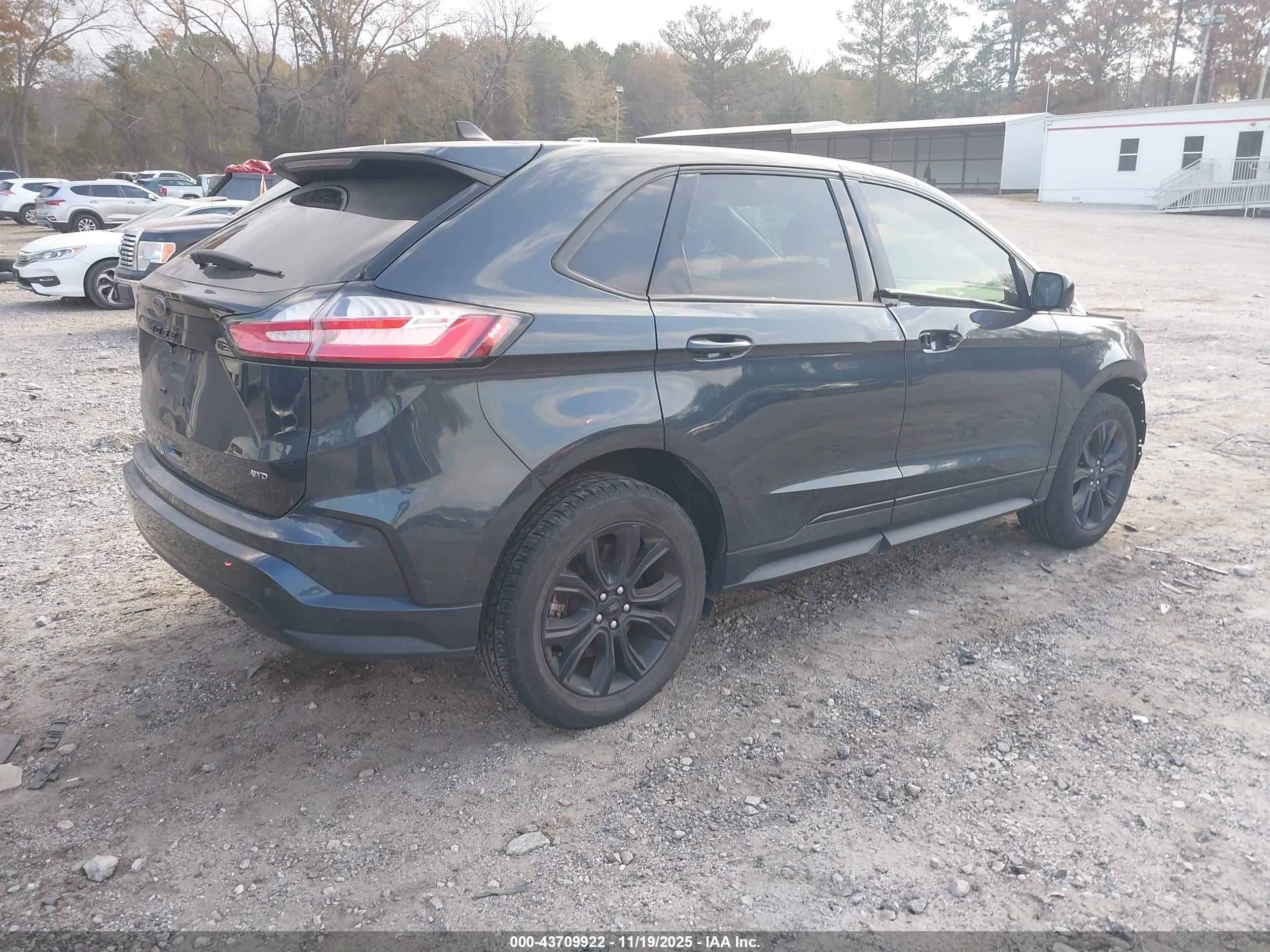 FORD EDGE image 4