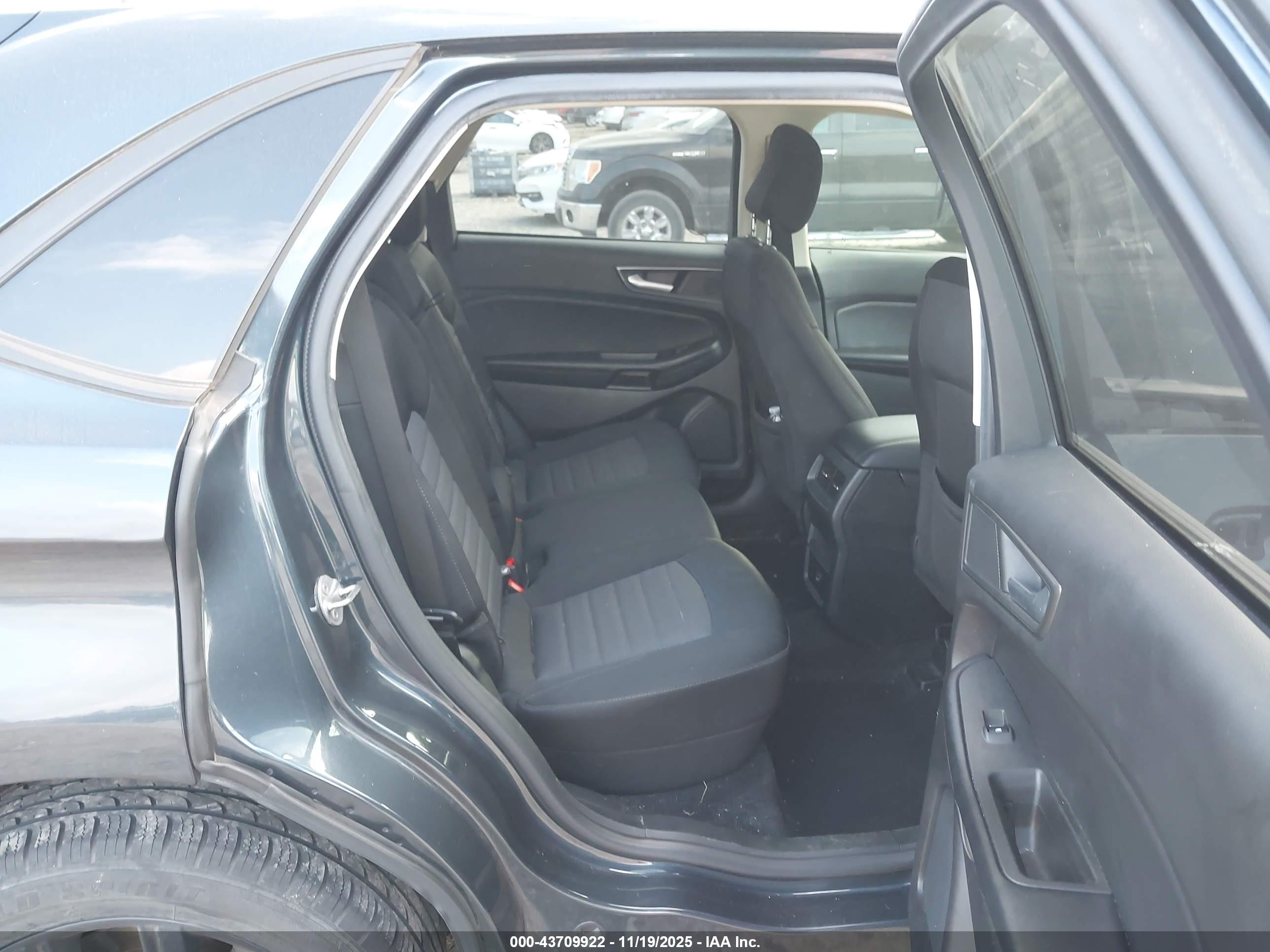 FORD EDGE image 8