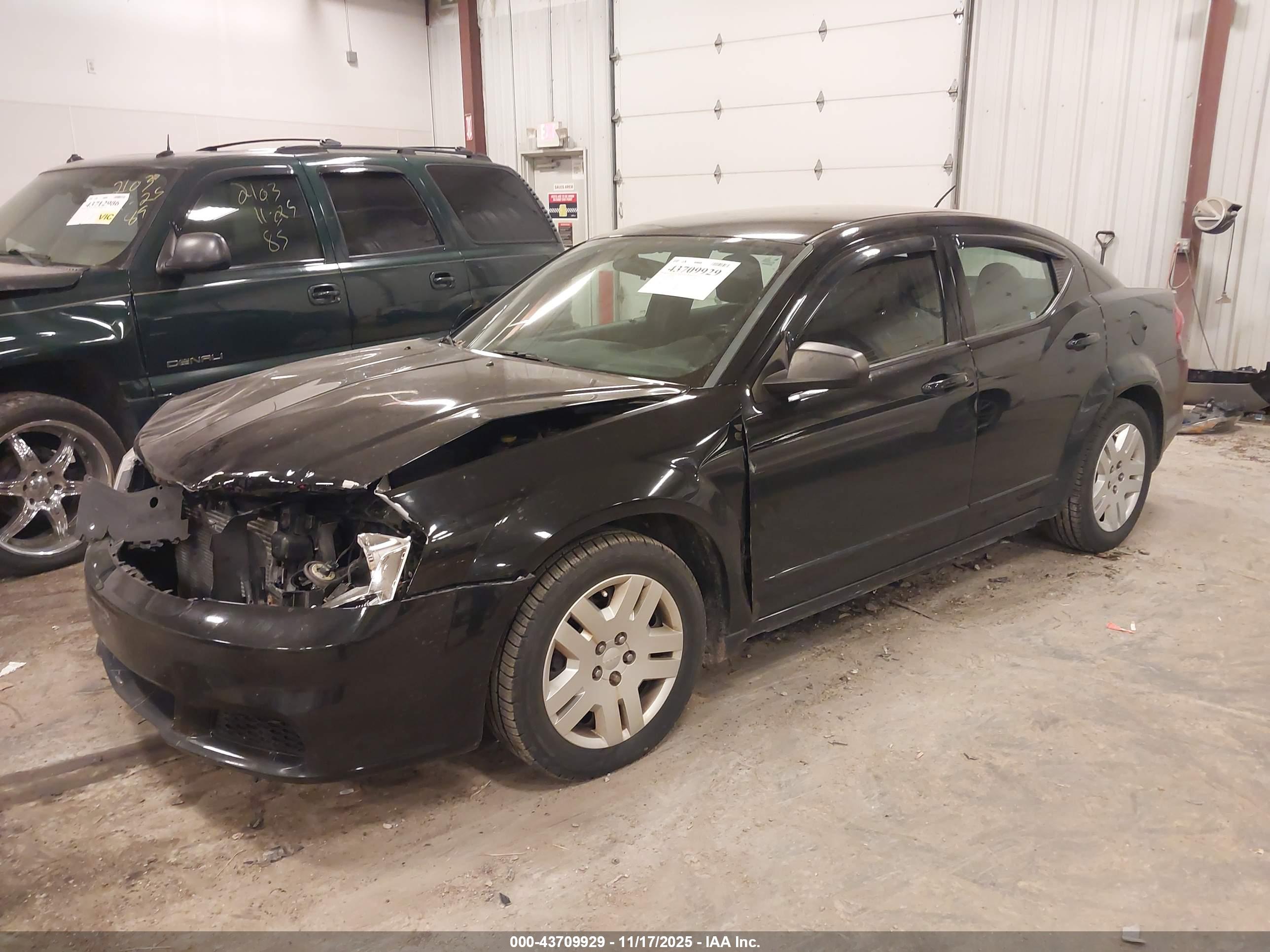 DODGE AVENGER image 2