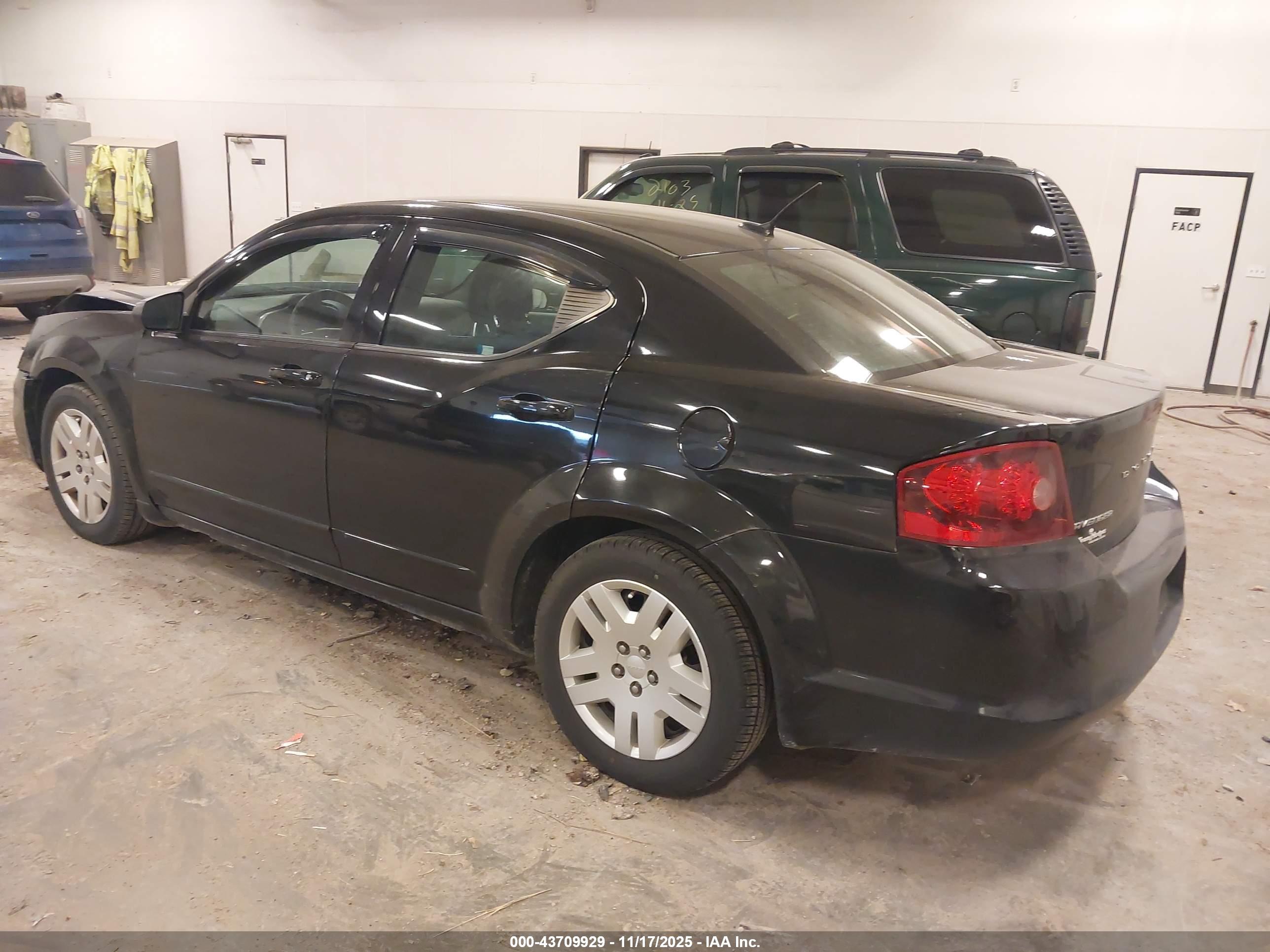 DODGE AVENGER image 3