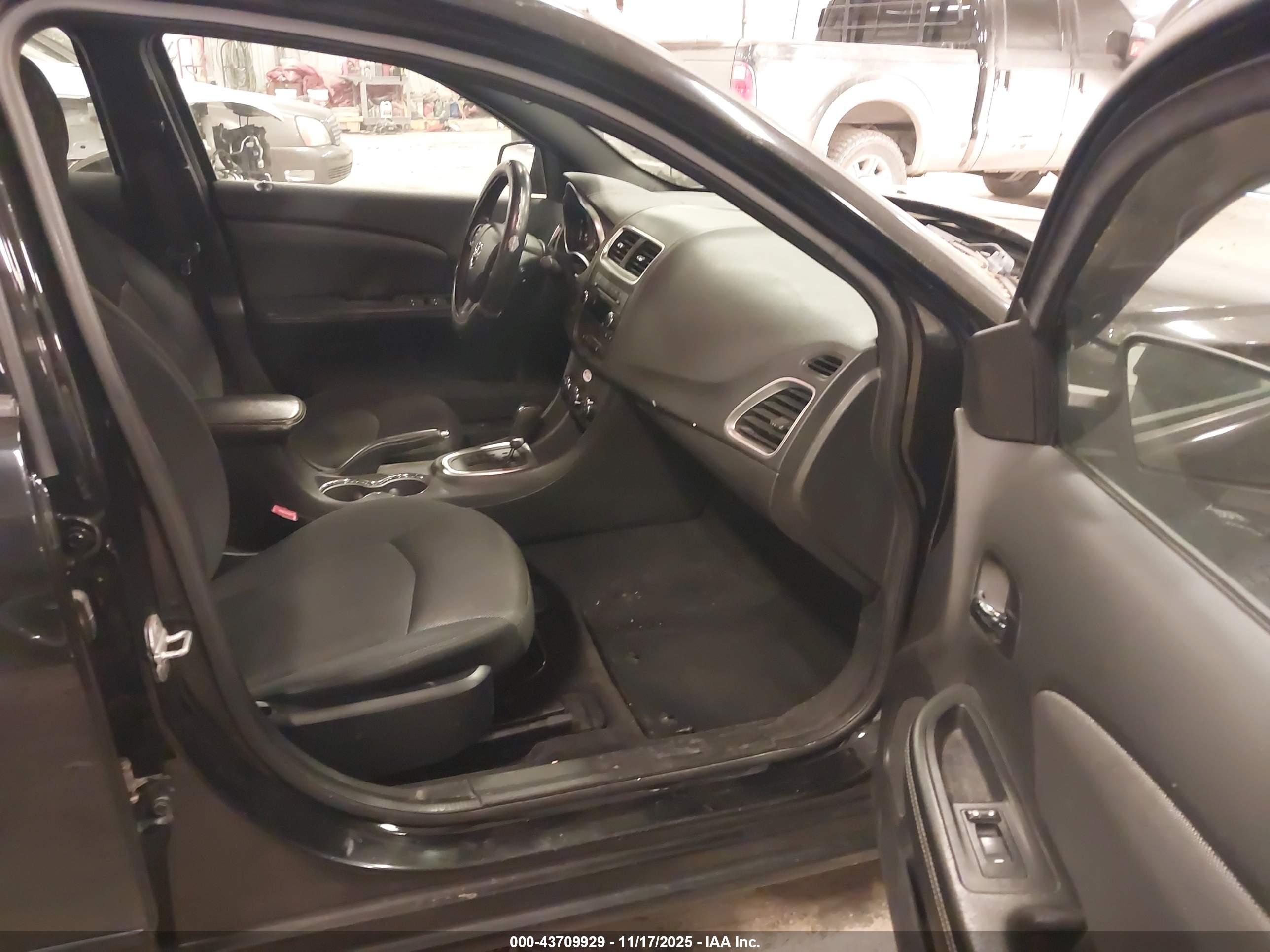 DODGE AVENGER image 5