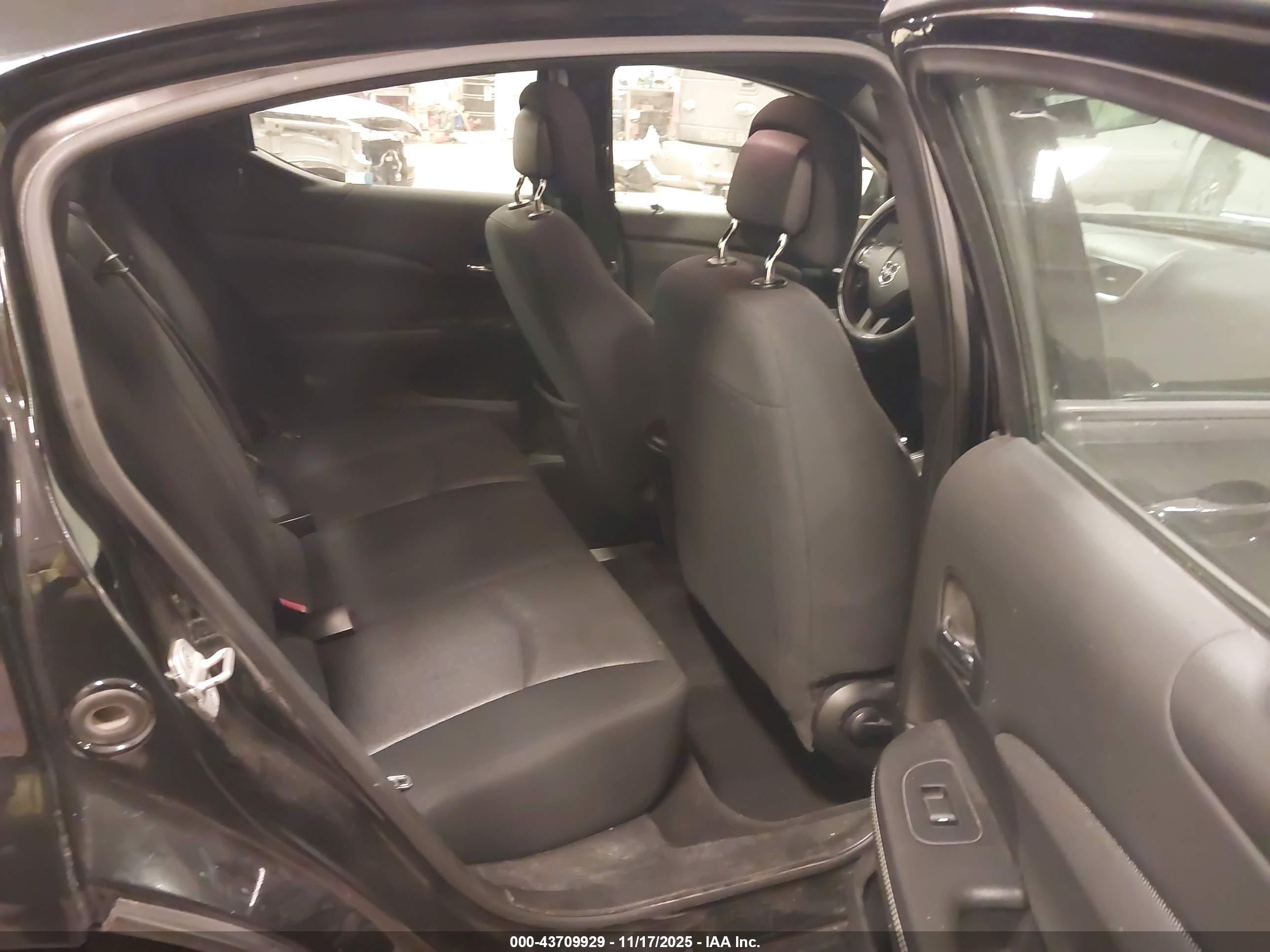 DODGE AVENGER image 8