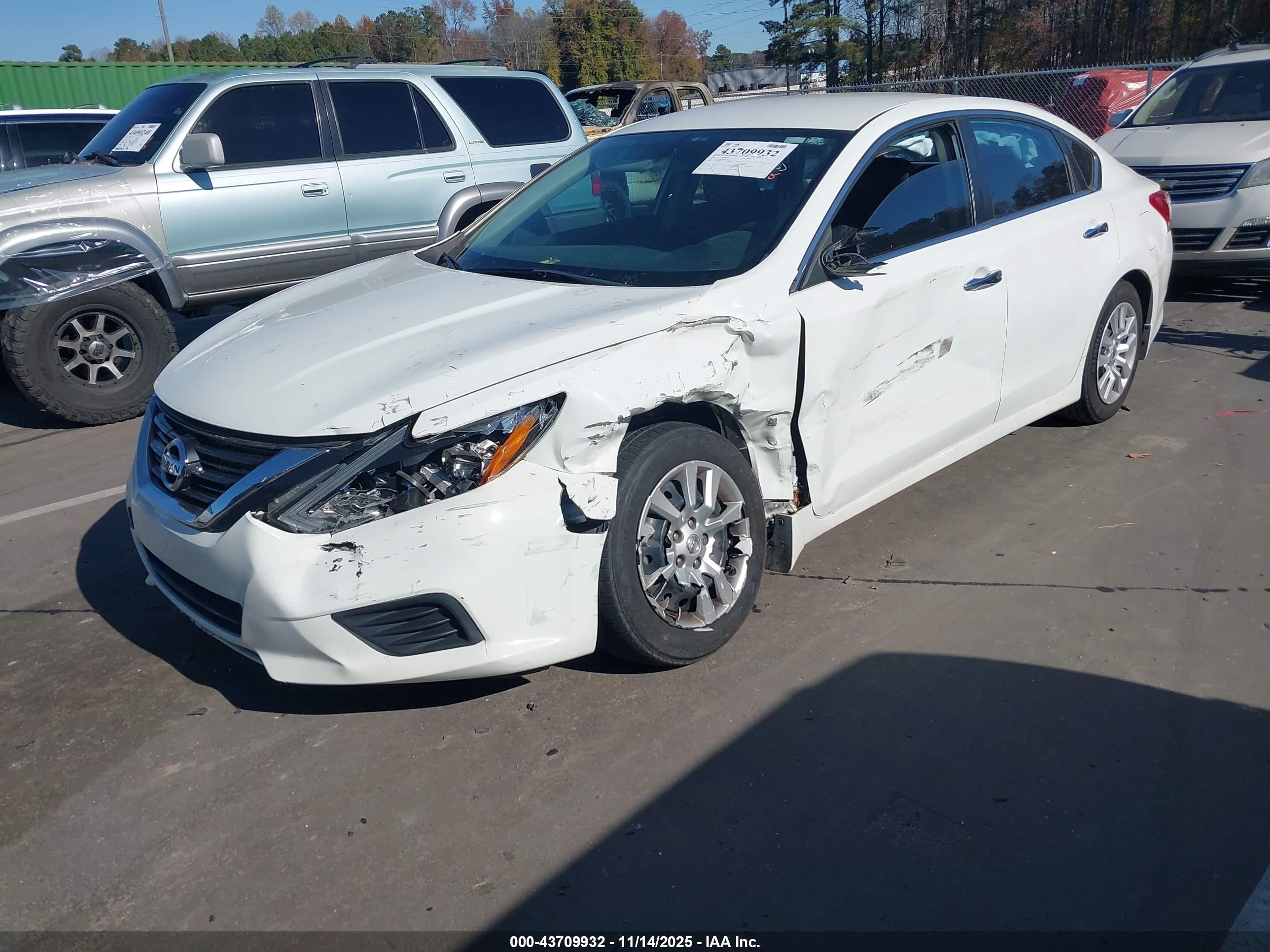 NISSAN ALTIMA image 2