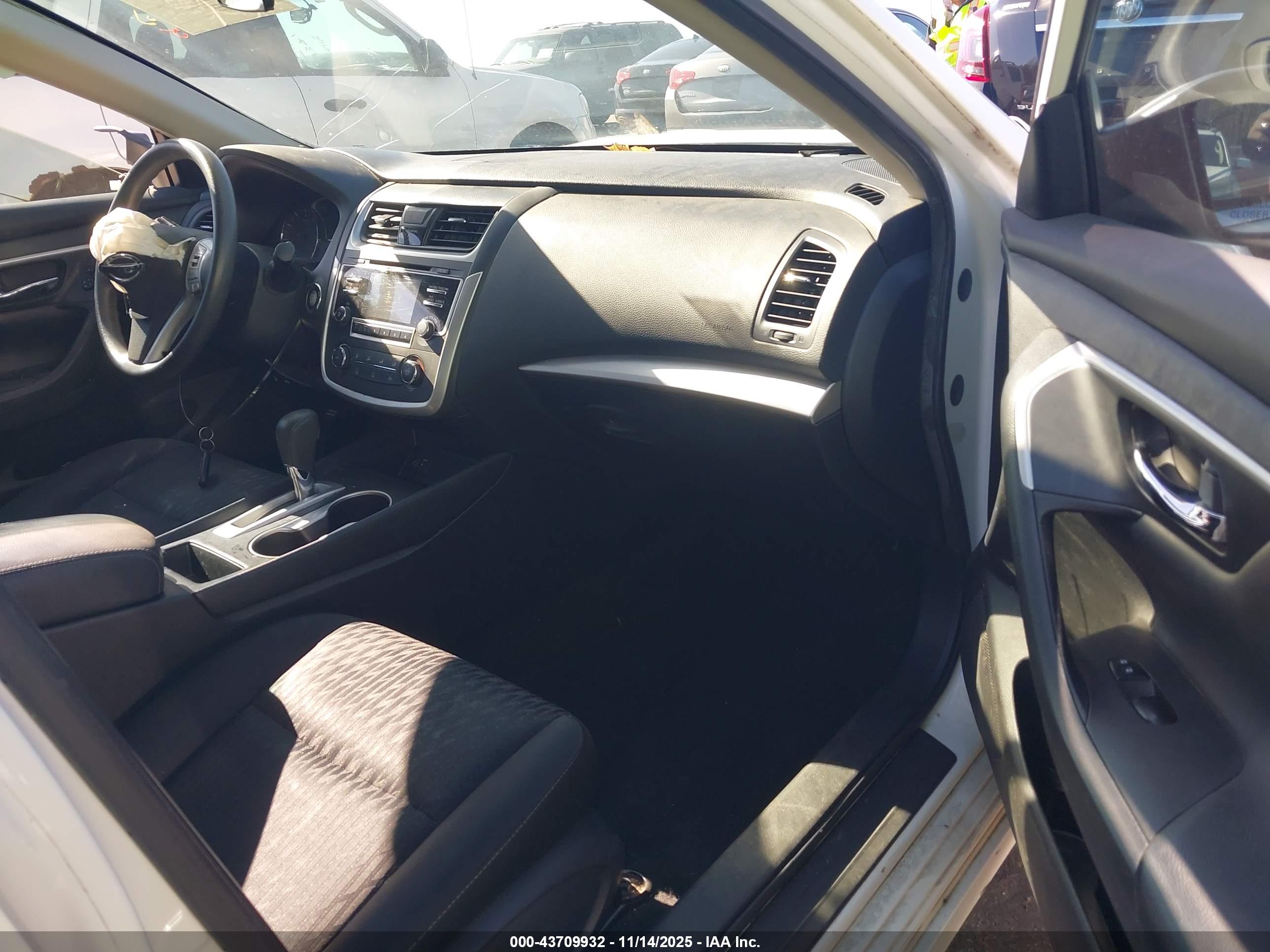 NISSAN ALTIMA image 5