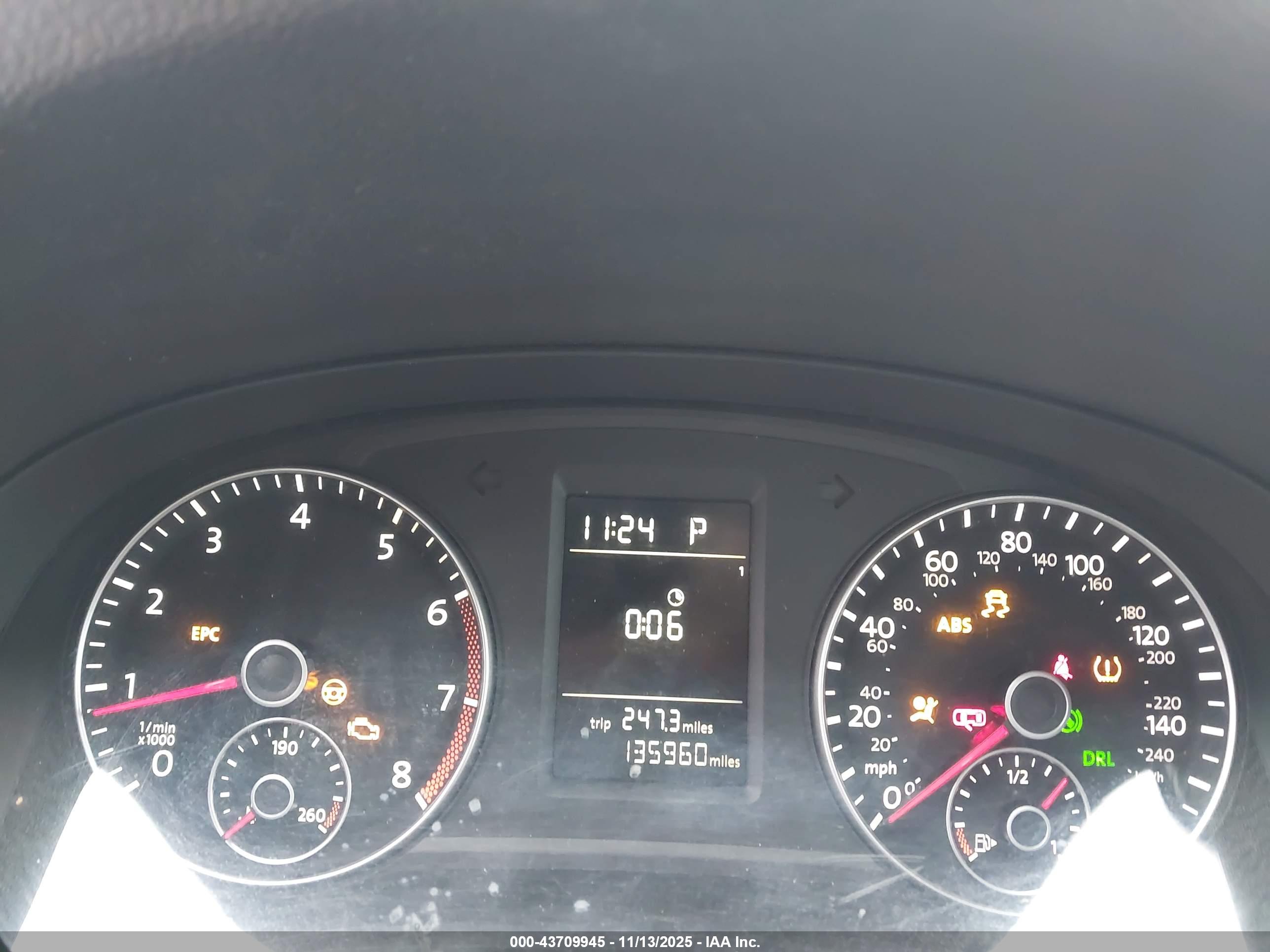 VOLKSWAGEN PASSAT image 7