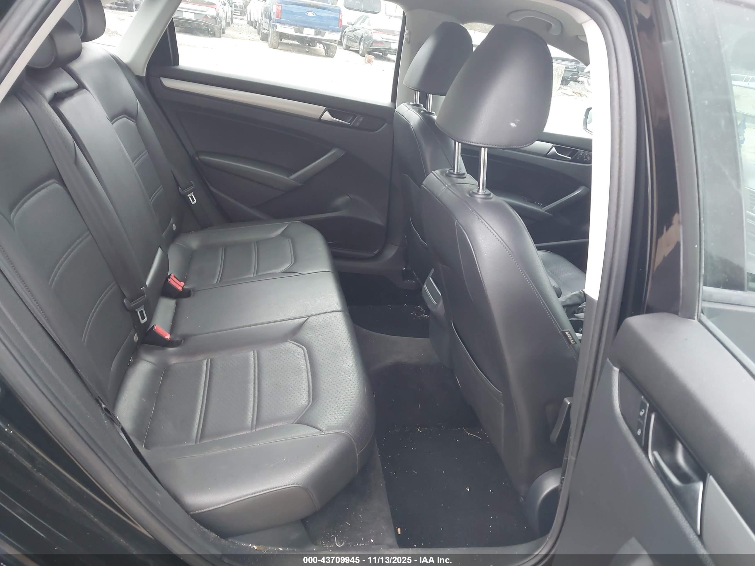 VOLKSWAGEN PASSAT image 8