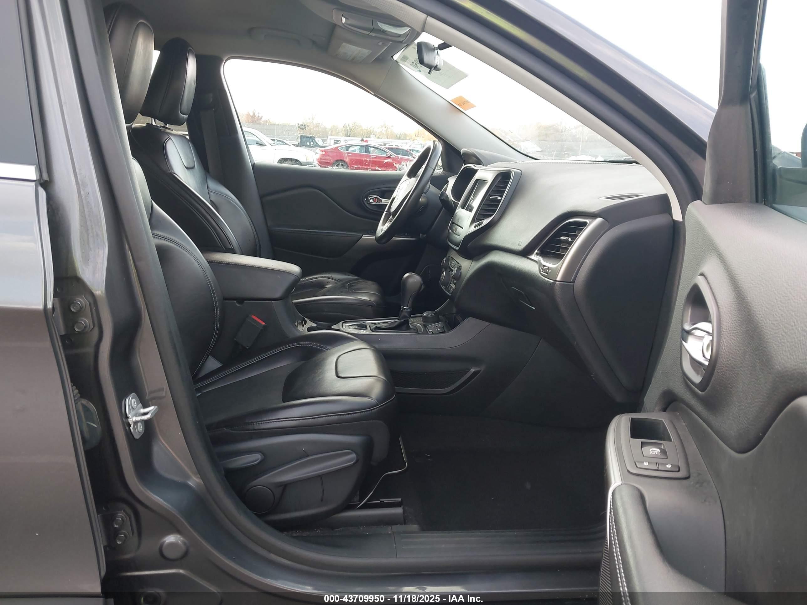 JEEP CHEROKEE image 5