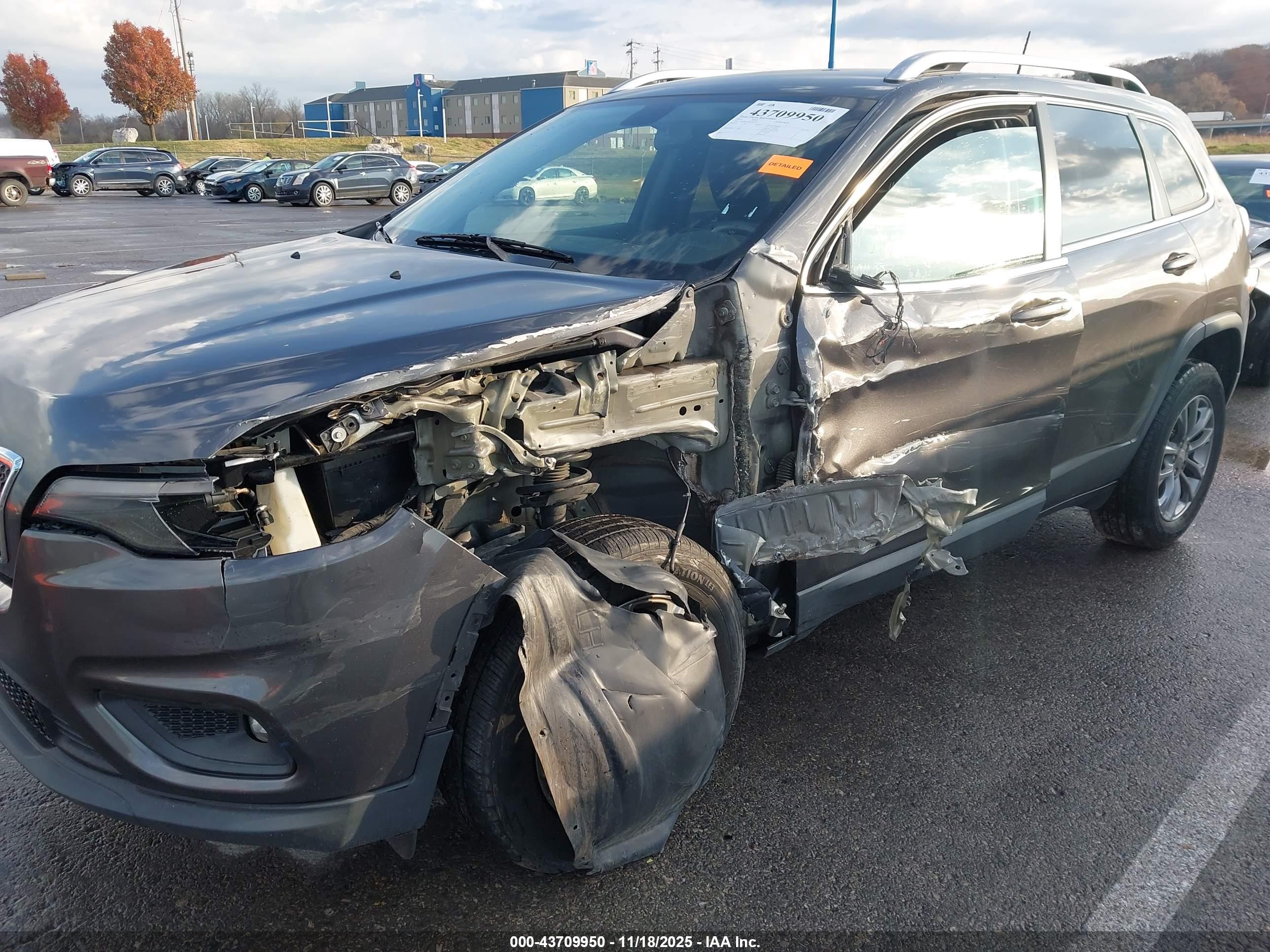 JEEP CHEROKEE image 6