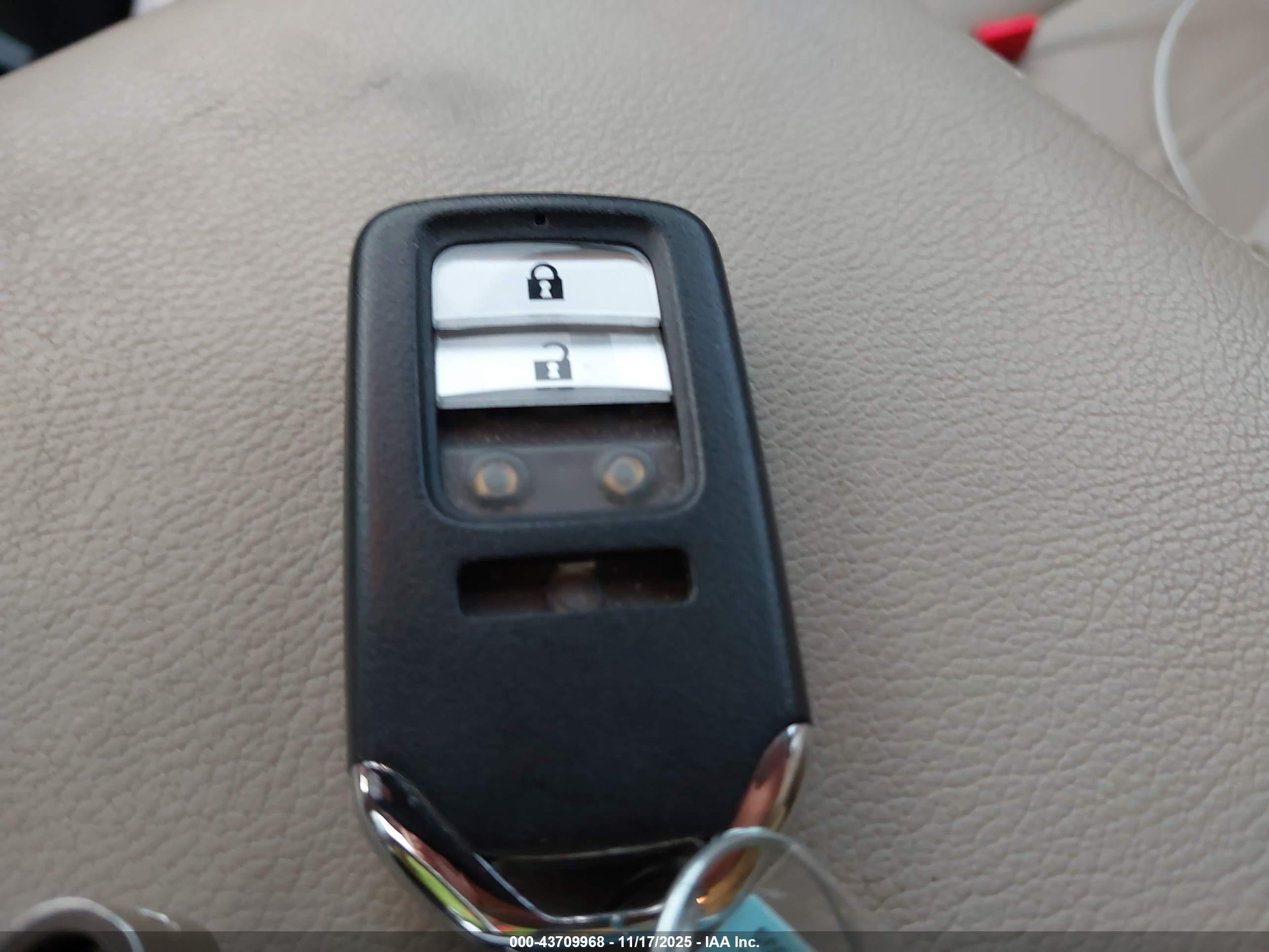 HONDA CR-V image 11