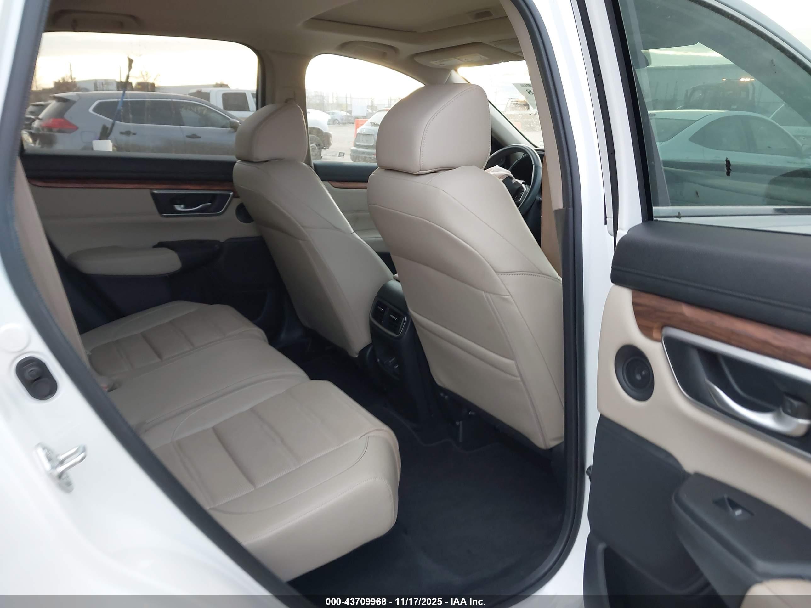 HONDA CR-V image 8