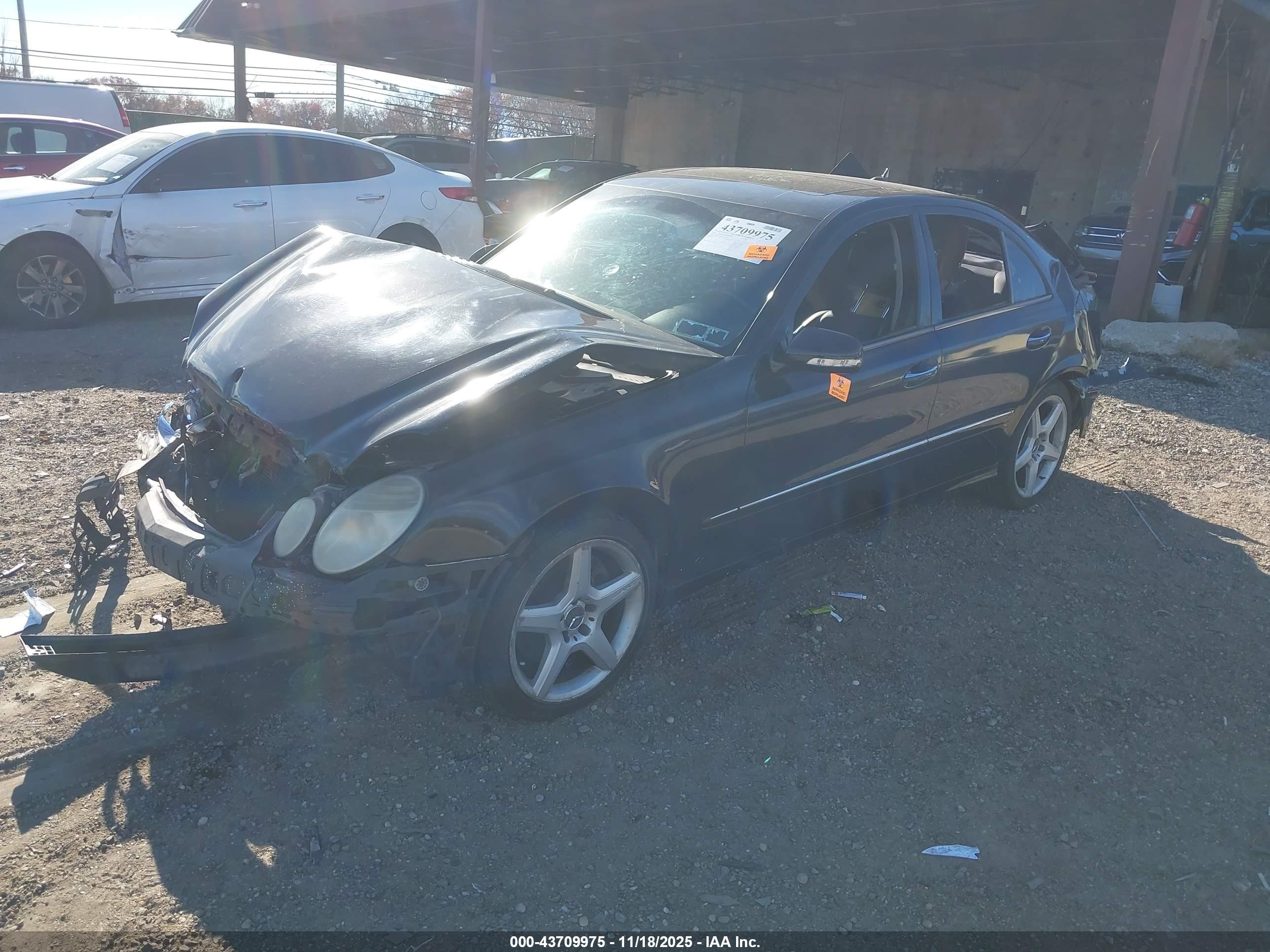 MERCEDES-BENZ E image 2