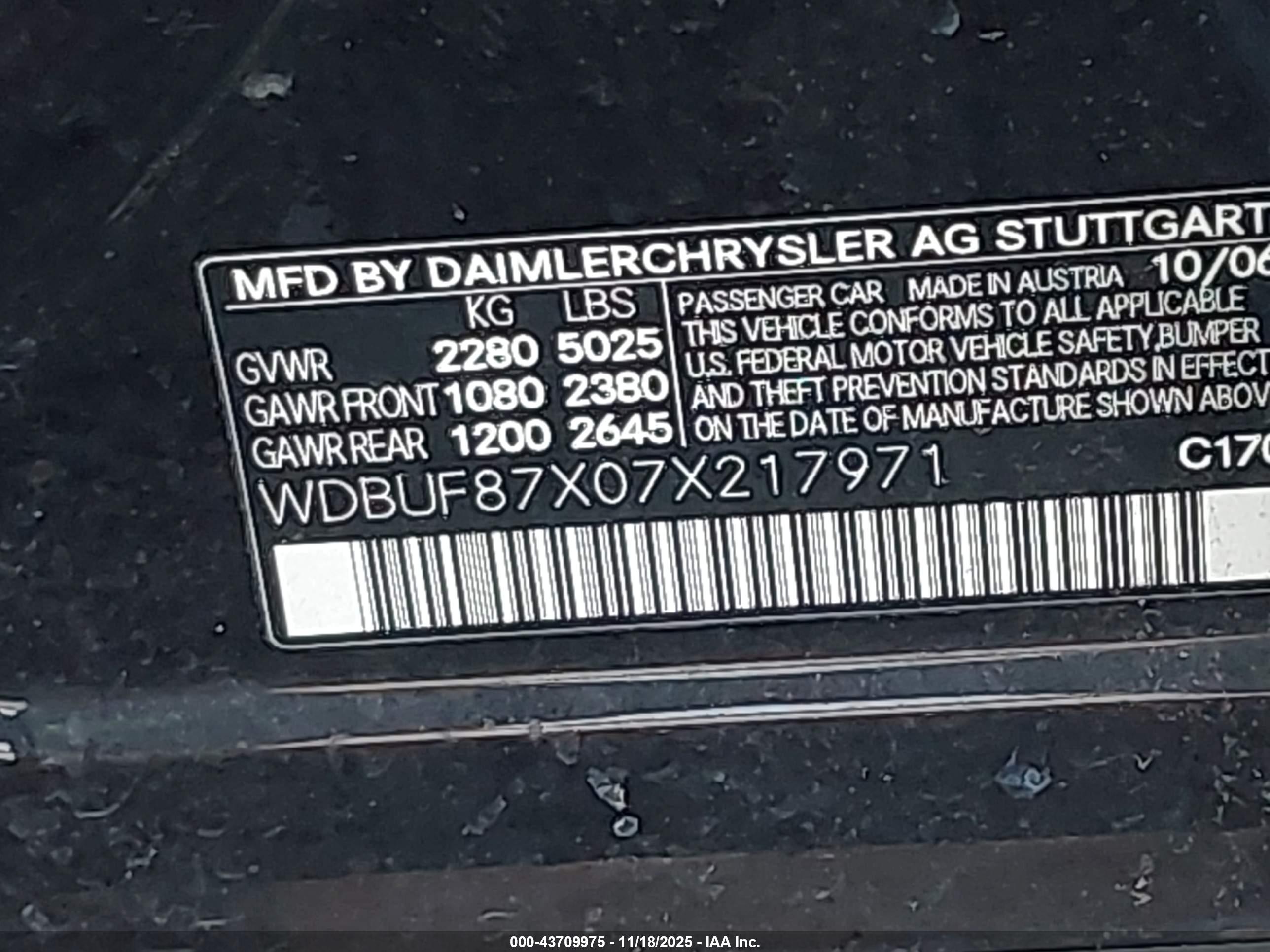 MERCEDES-BENZ E image 9