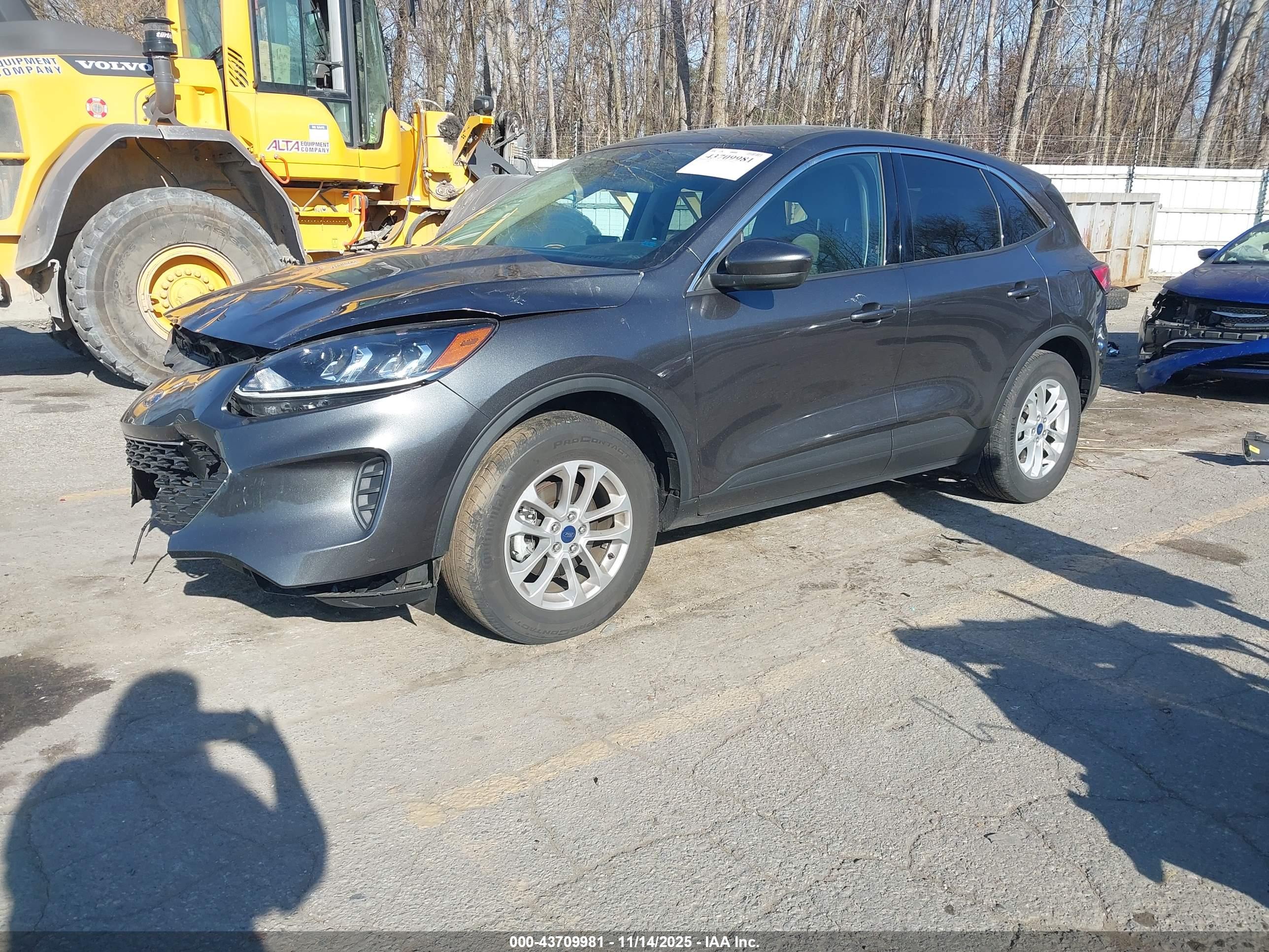 FORD ESCAPE image 2