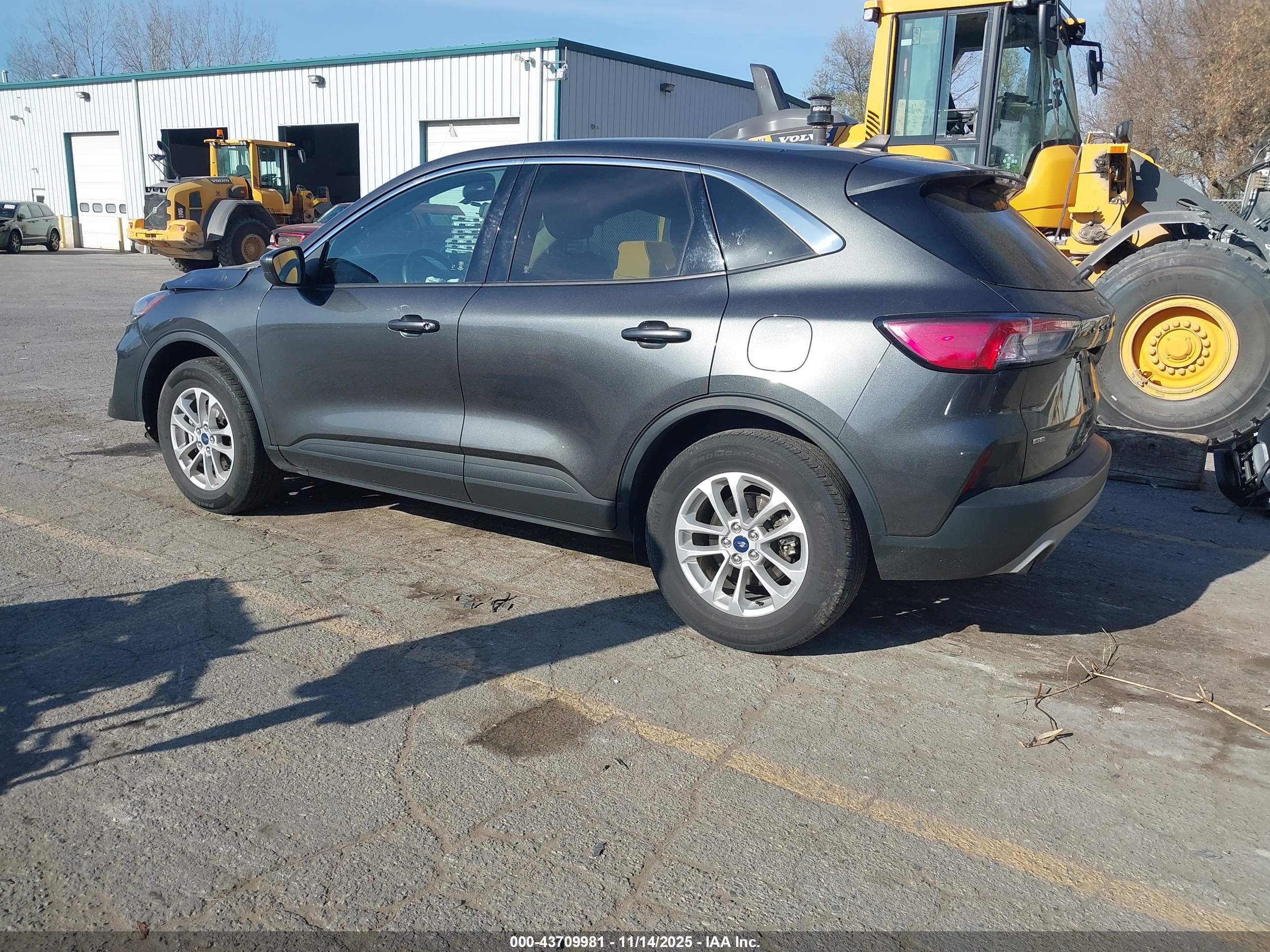 FORD ESCAPE image 3