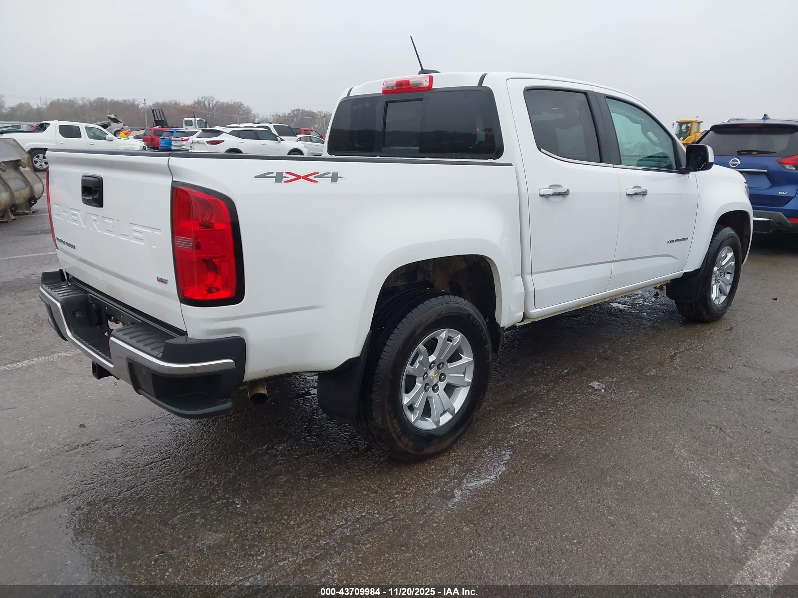 CHEVROLET COLORADO image 4