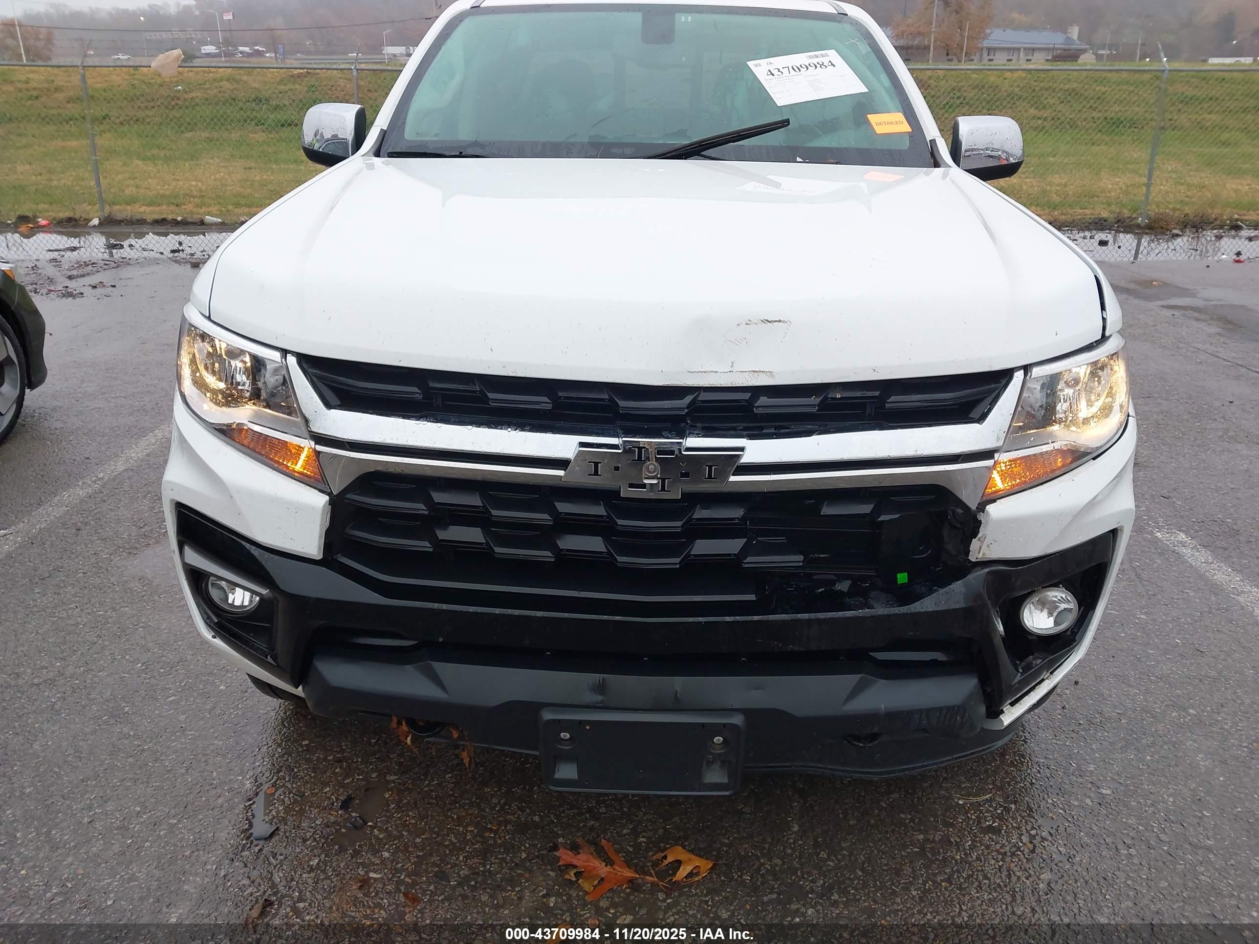 CHEVROLET COLORADO image 6
