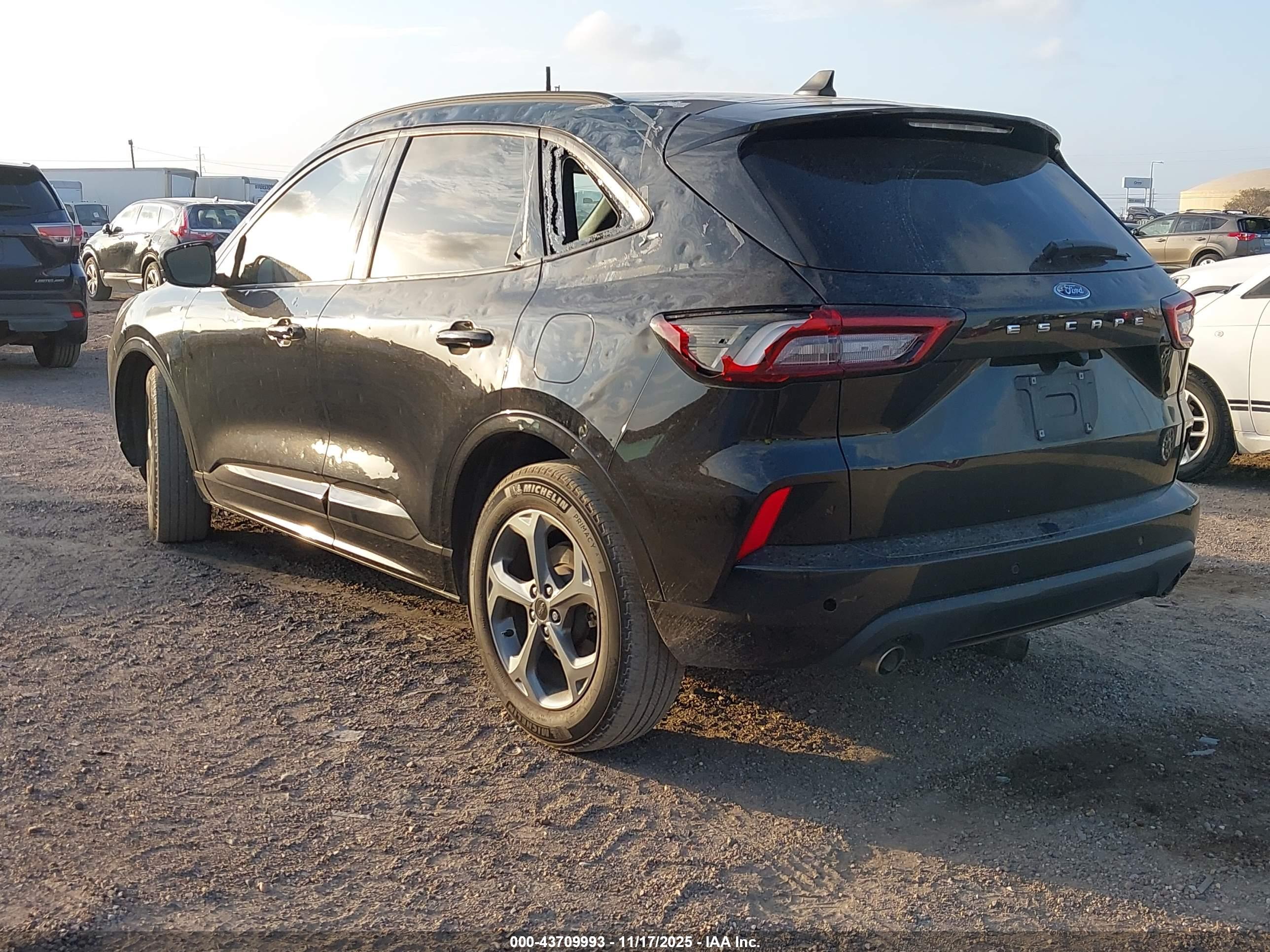 FORD ESCAPE image 3
