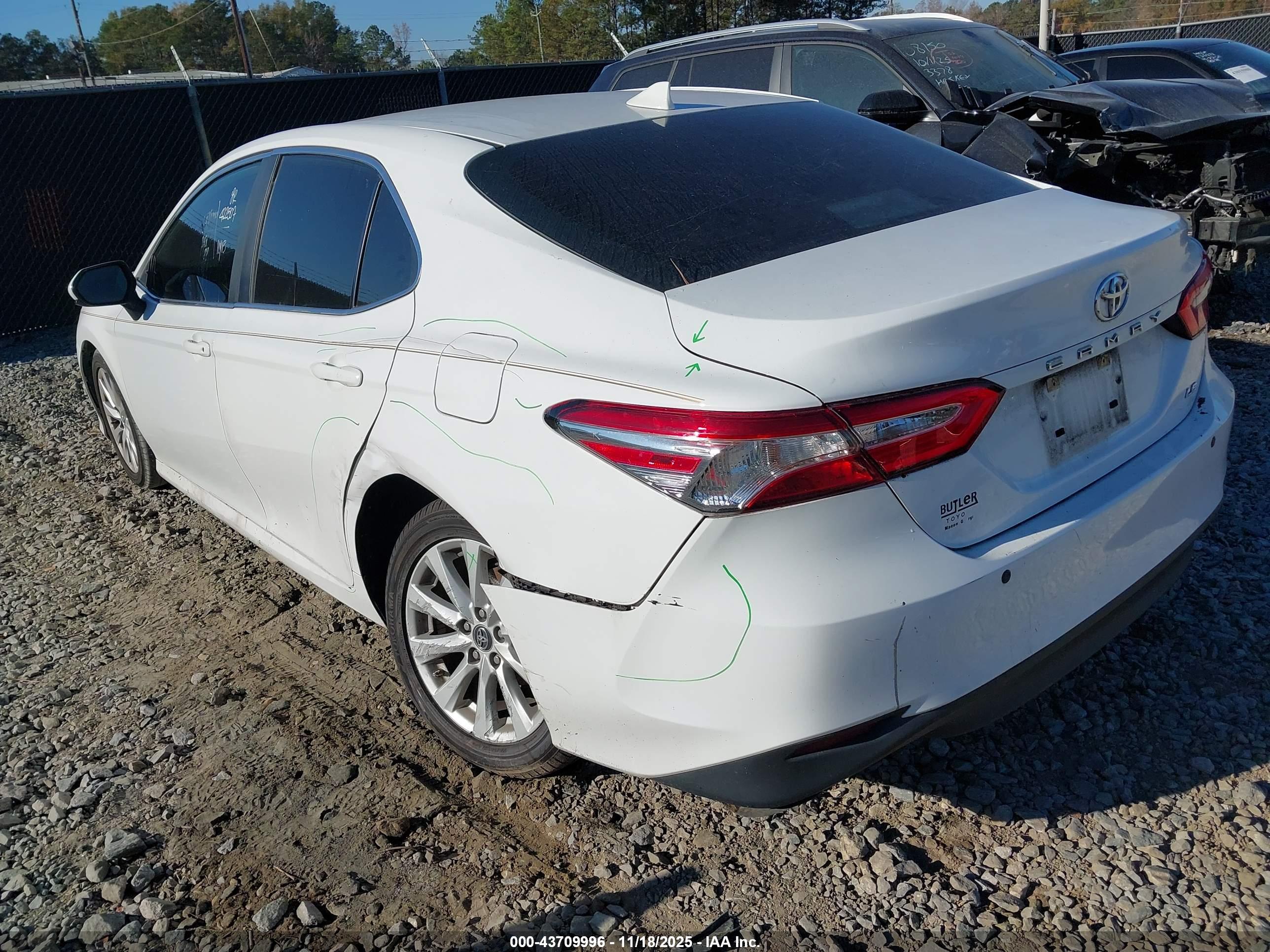 TOYOTA CAMRY image 3