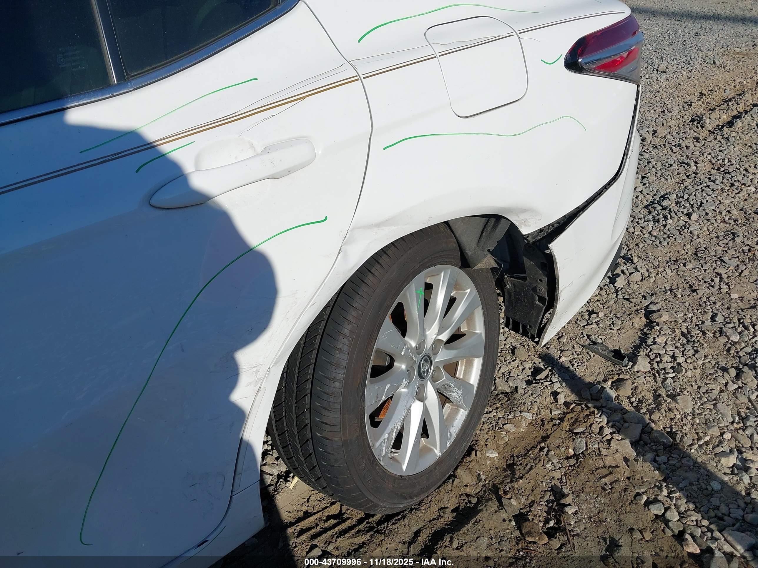 TOYOTA CAMRY image 6
