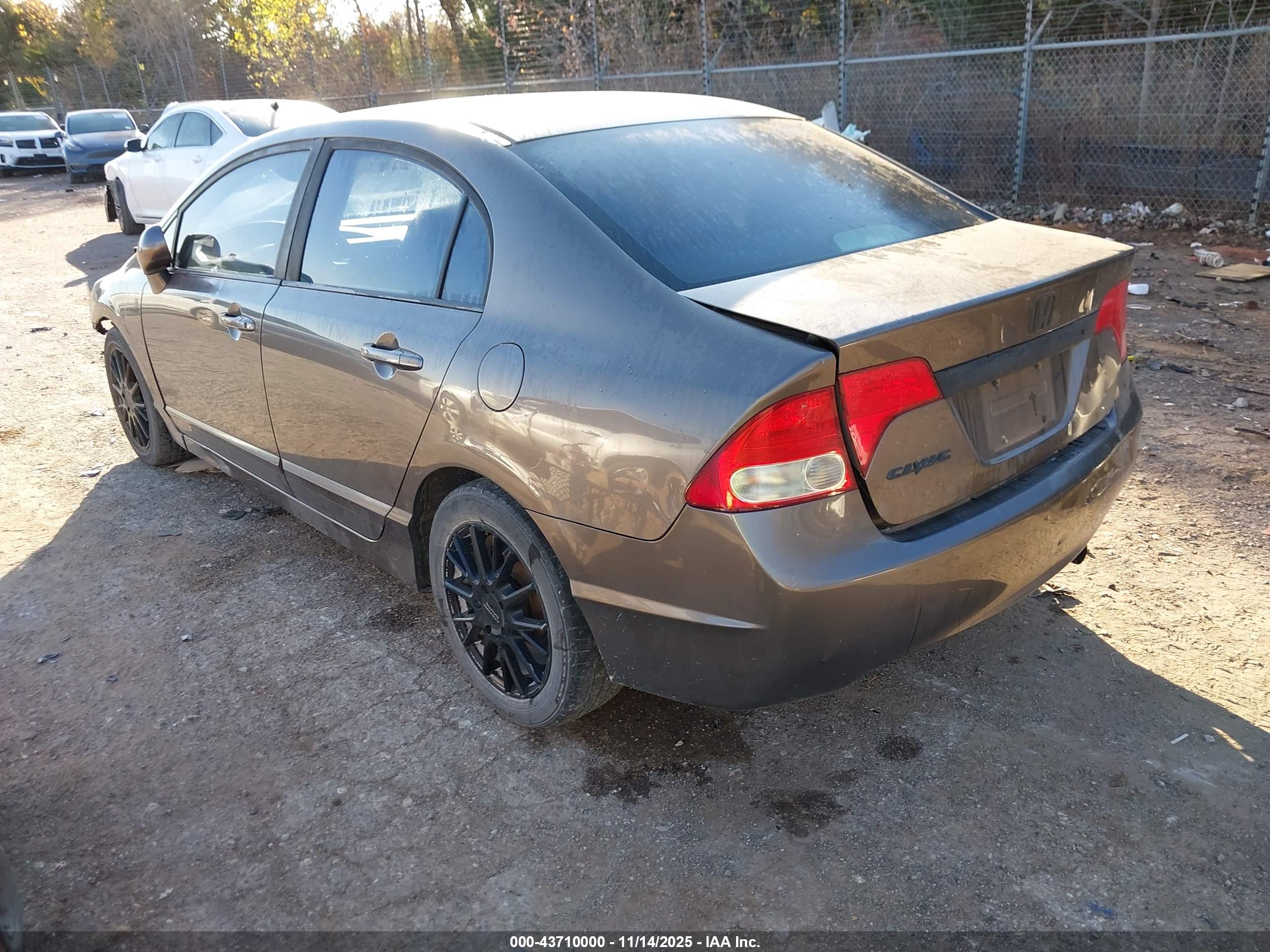 HONDA CIVIC image 3