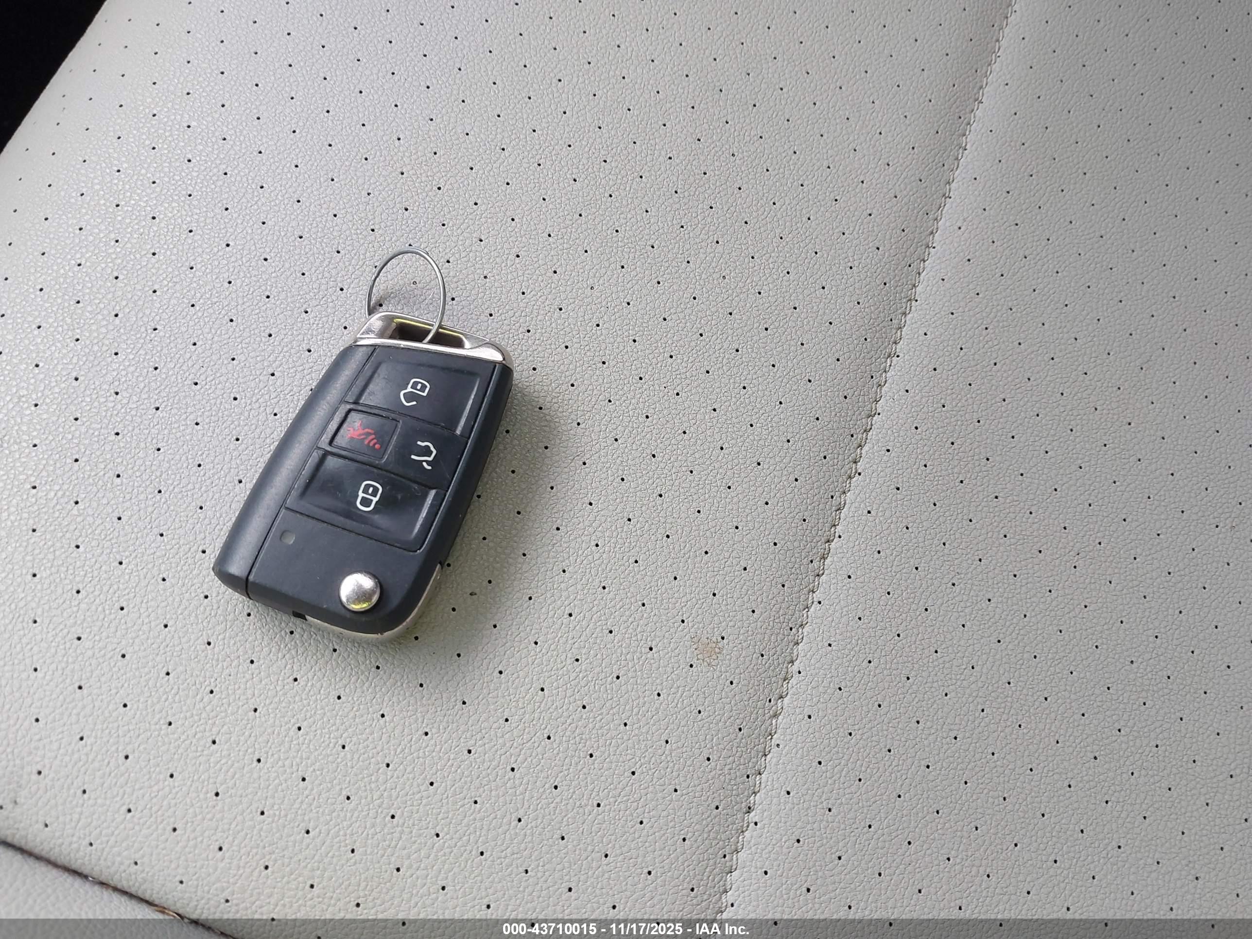 VOLKSWAGEN TIGUAN image 11