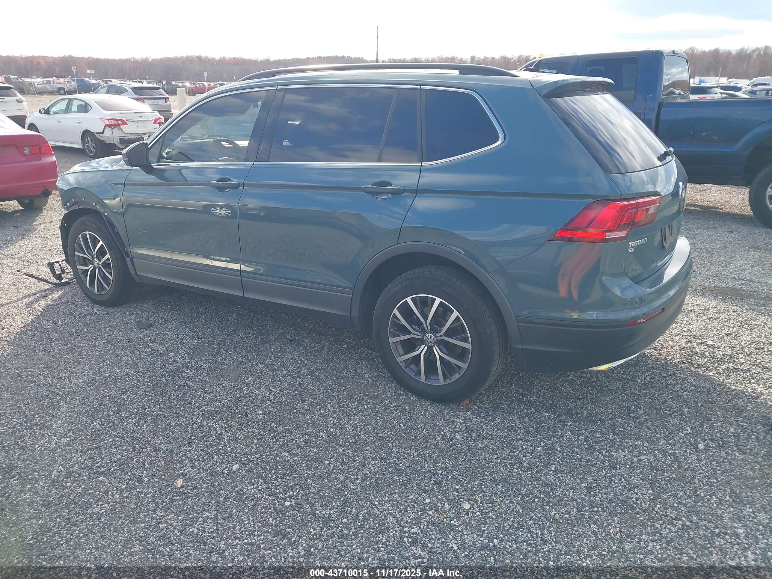 VOLKSWAGEN TIGUAN image 3