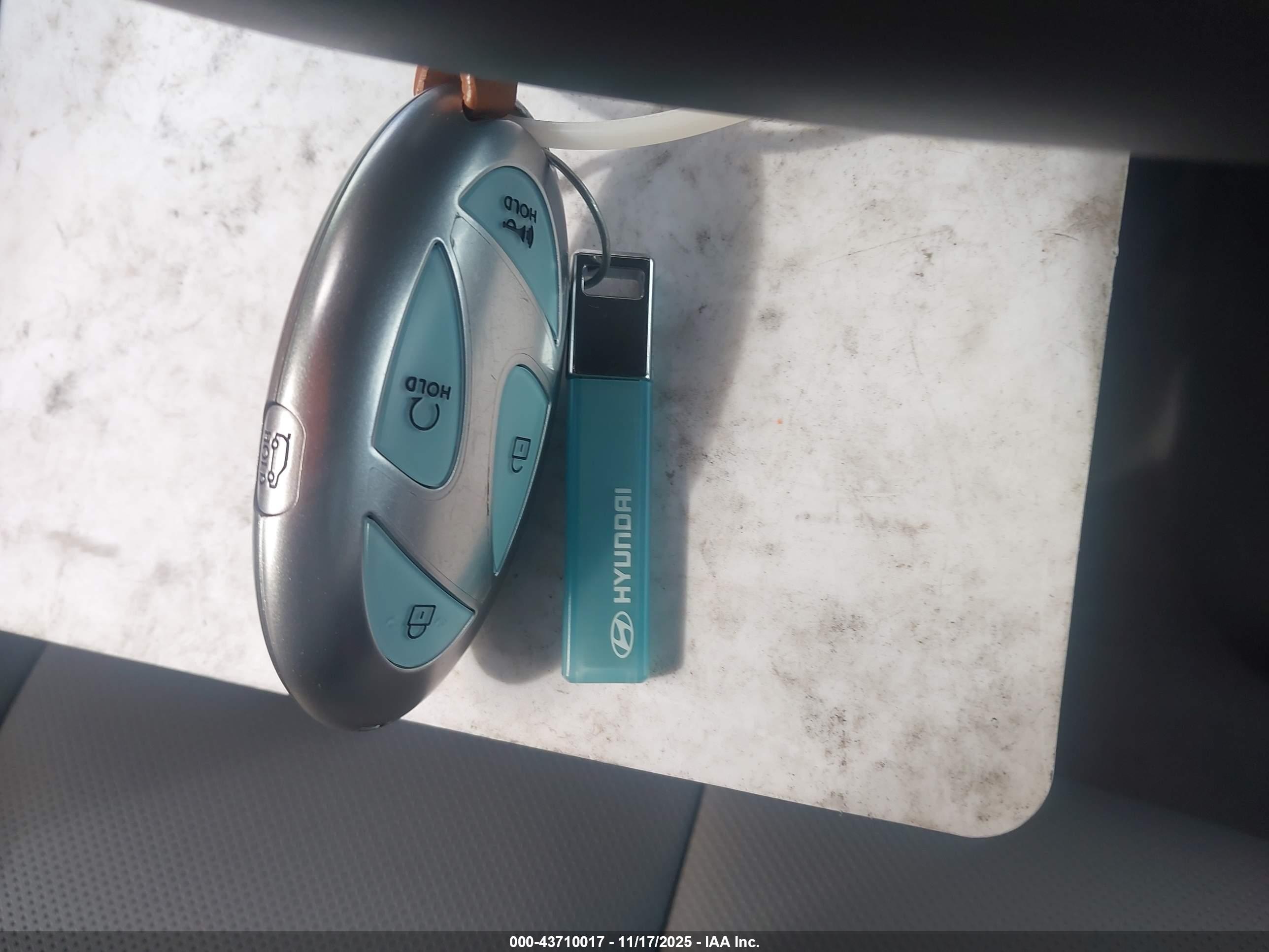 HYUNDAI IONIQ image 11