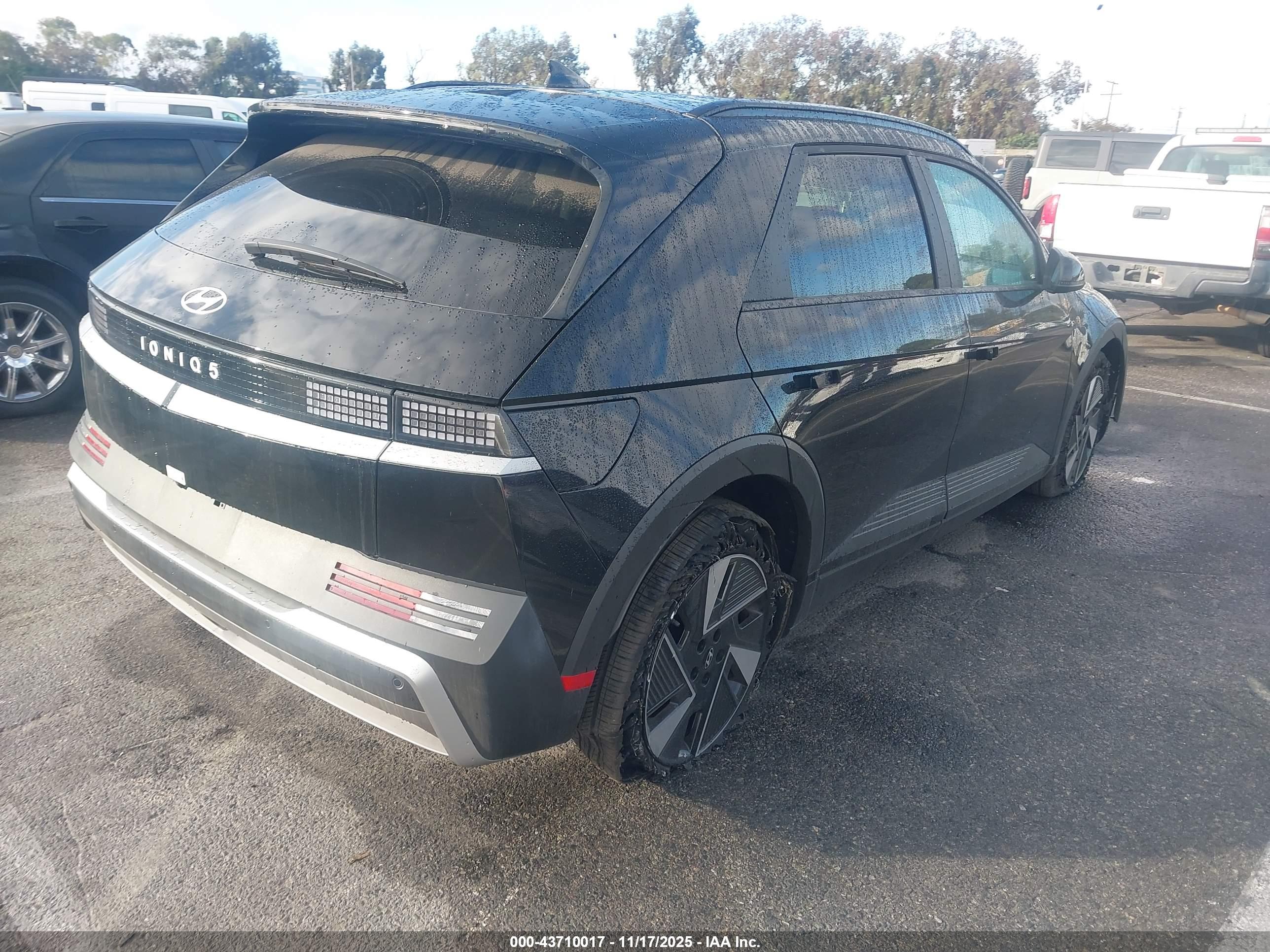 HYUNDAI IONIQ image 4