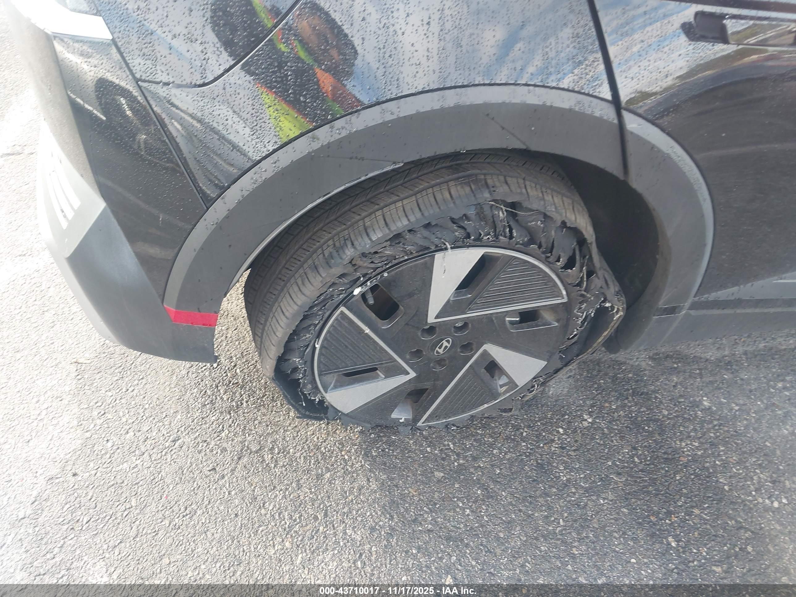 HYUNDAI IONIQ image 6