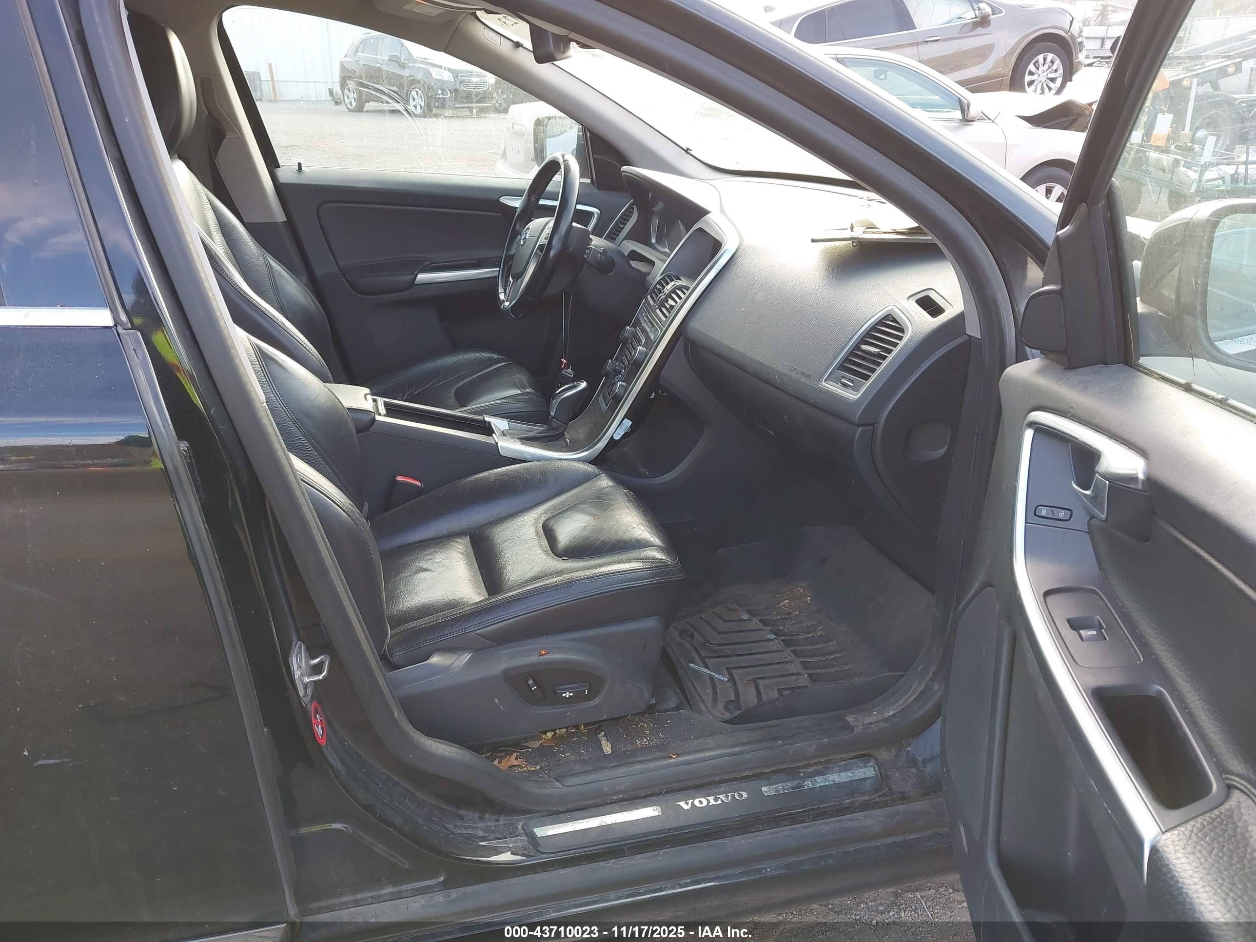 VOLVO XC60 image 5