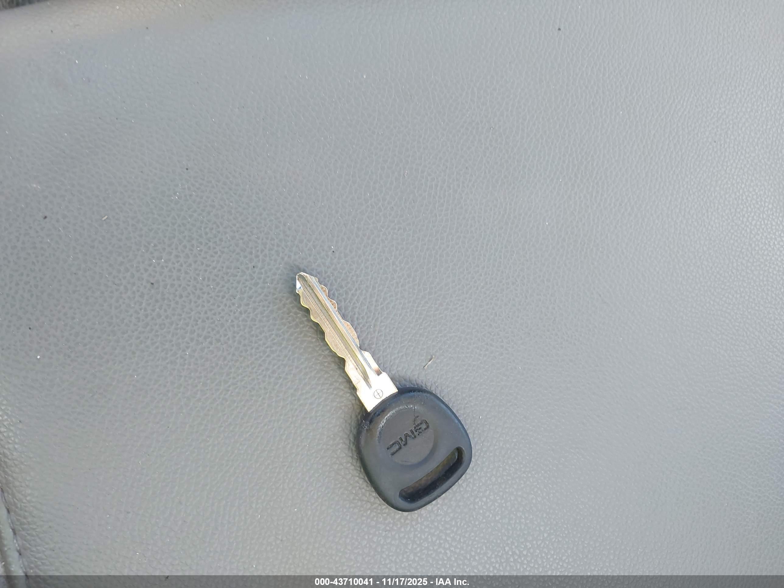 GMC SIERRA image 11