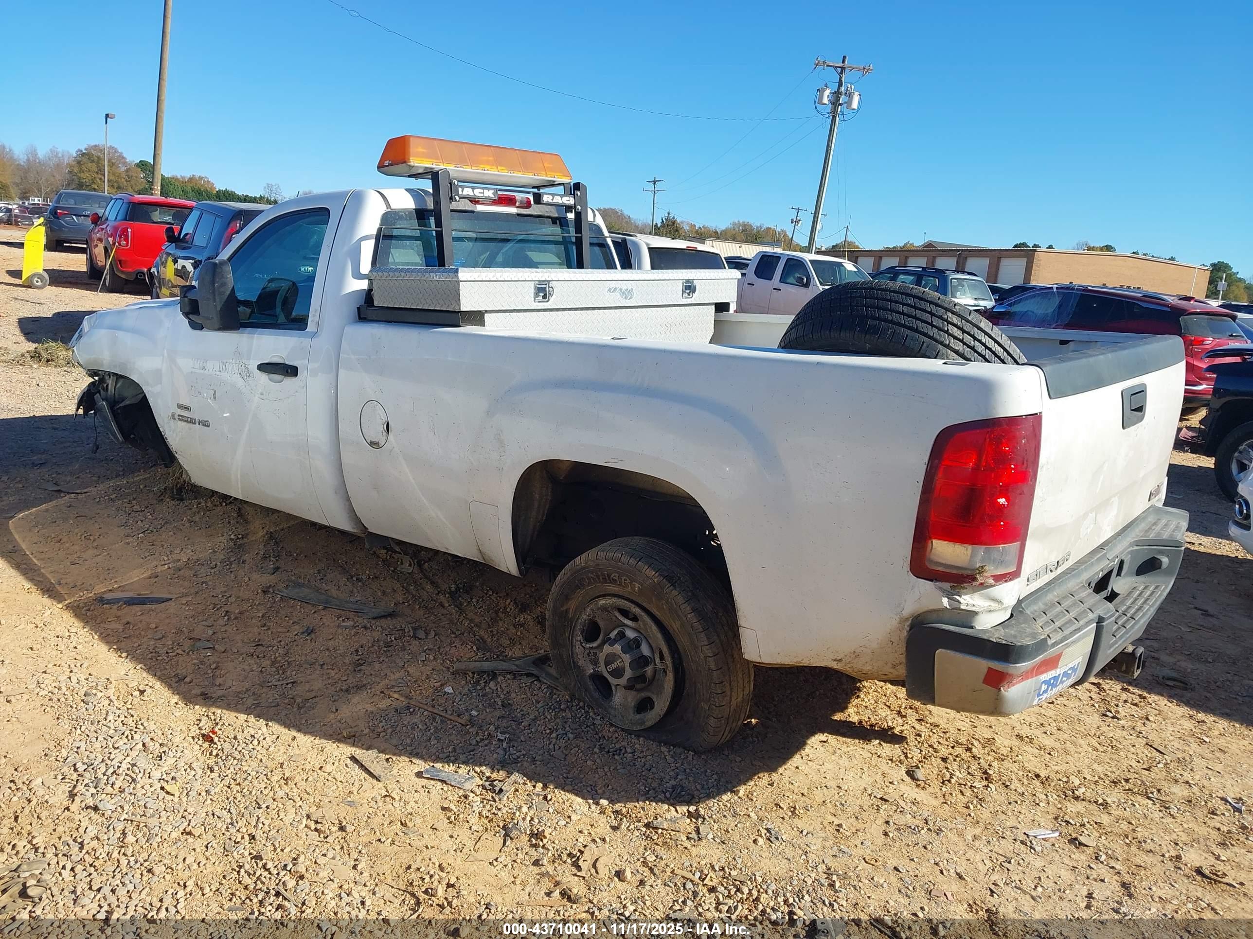GMC SIERRA image 3