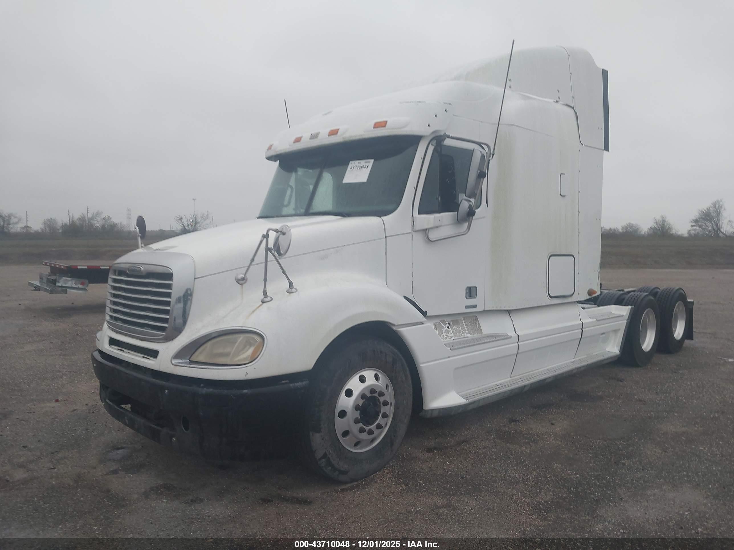 FREIGHTLINER CONVENTIONAL image 2
