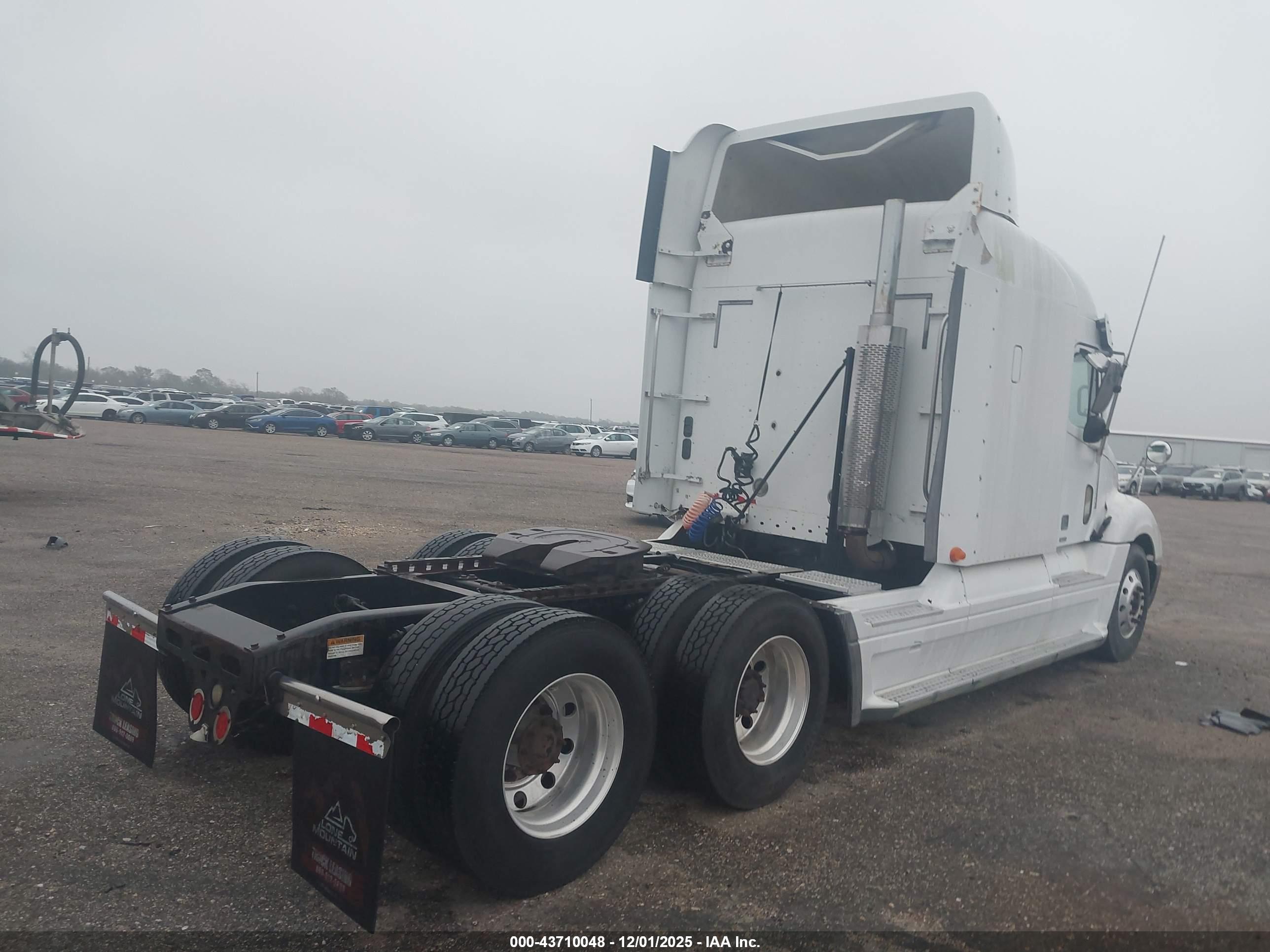 FREIGHTLINER CONVENTIONAL image 4