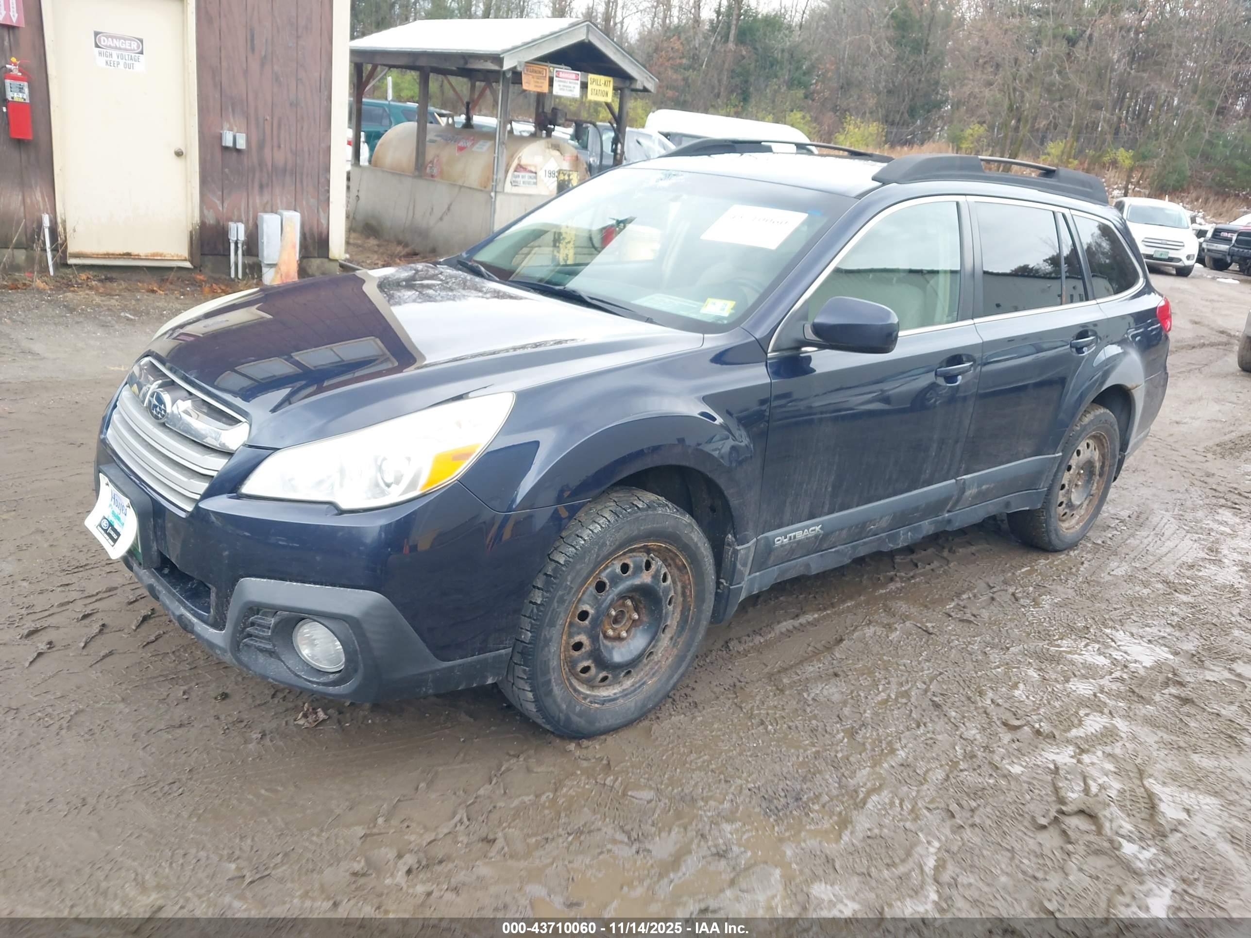 SUBARU OUTBACK image 2