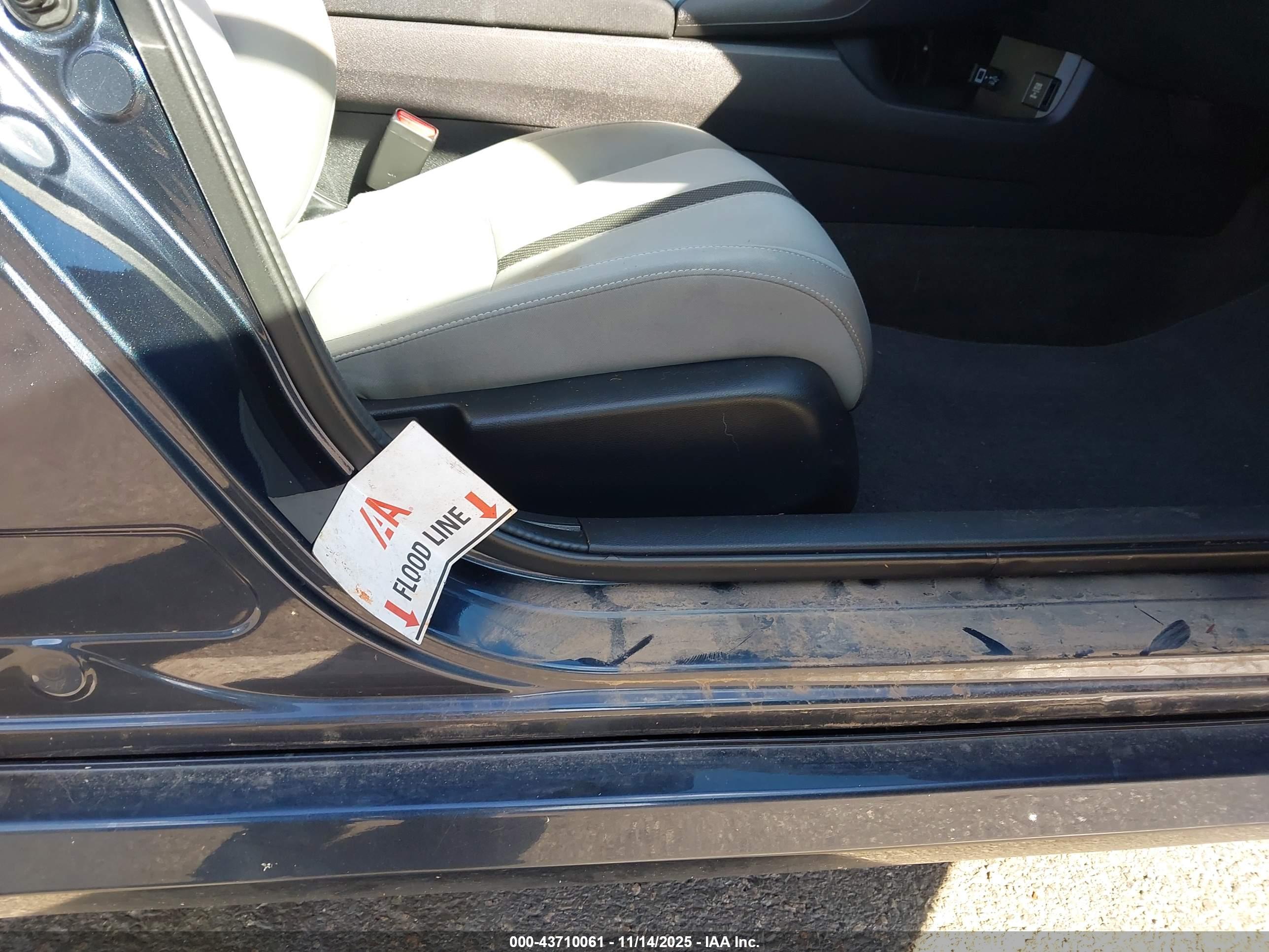 HONDA CIVIC image 6