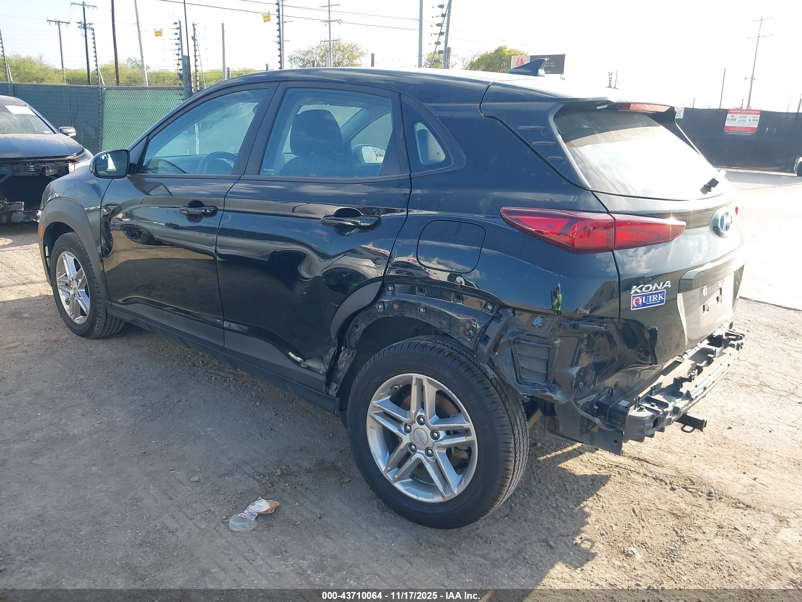 HYUNDAI KONA image 3
