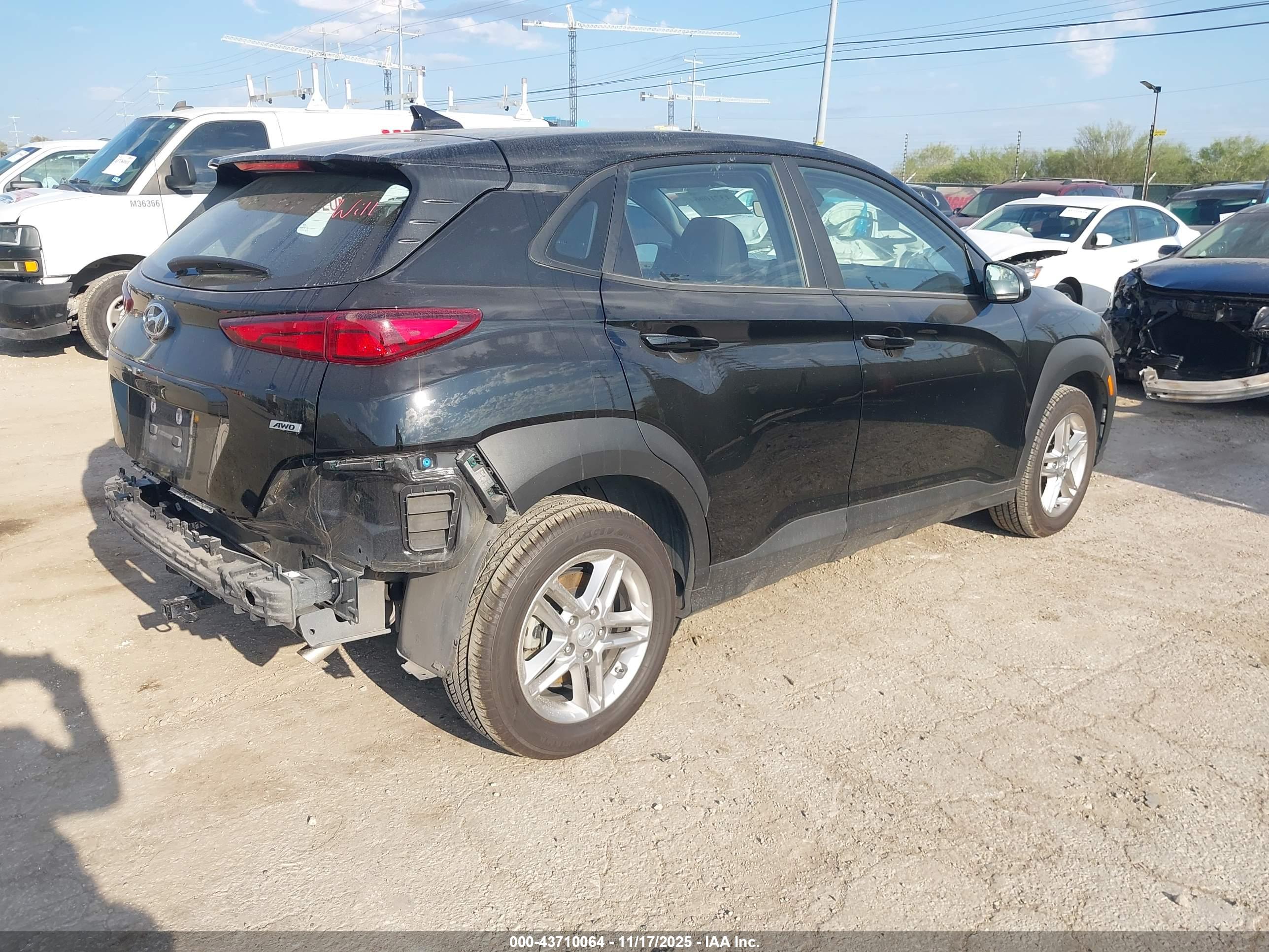 HYUNDAI KONA image 4