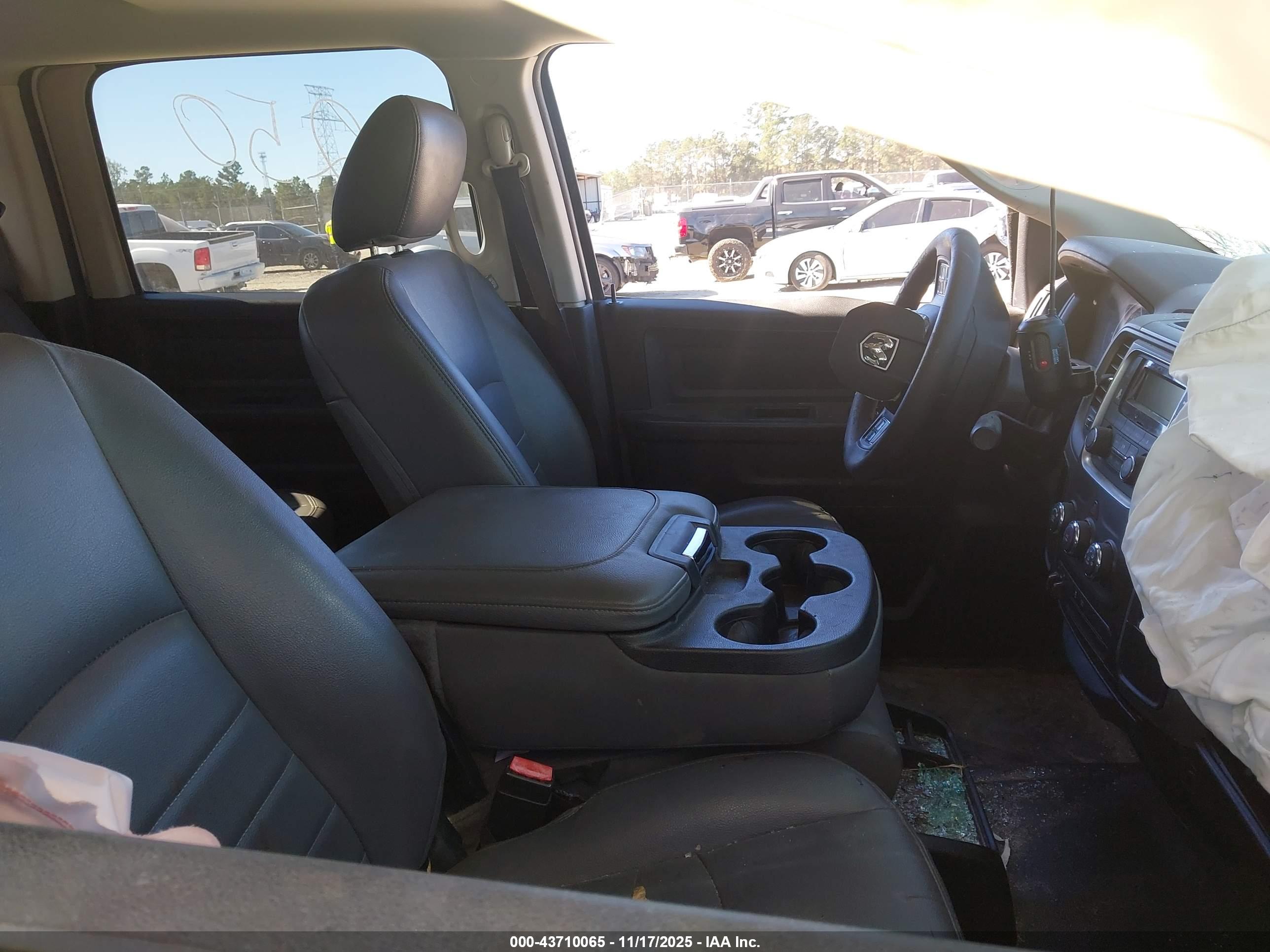 RAM 2500 image 5