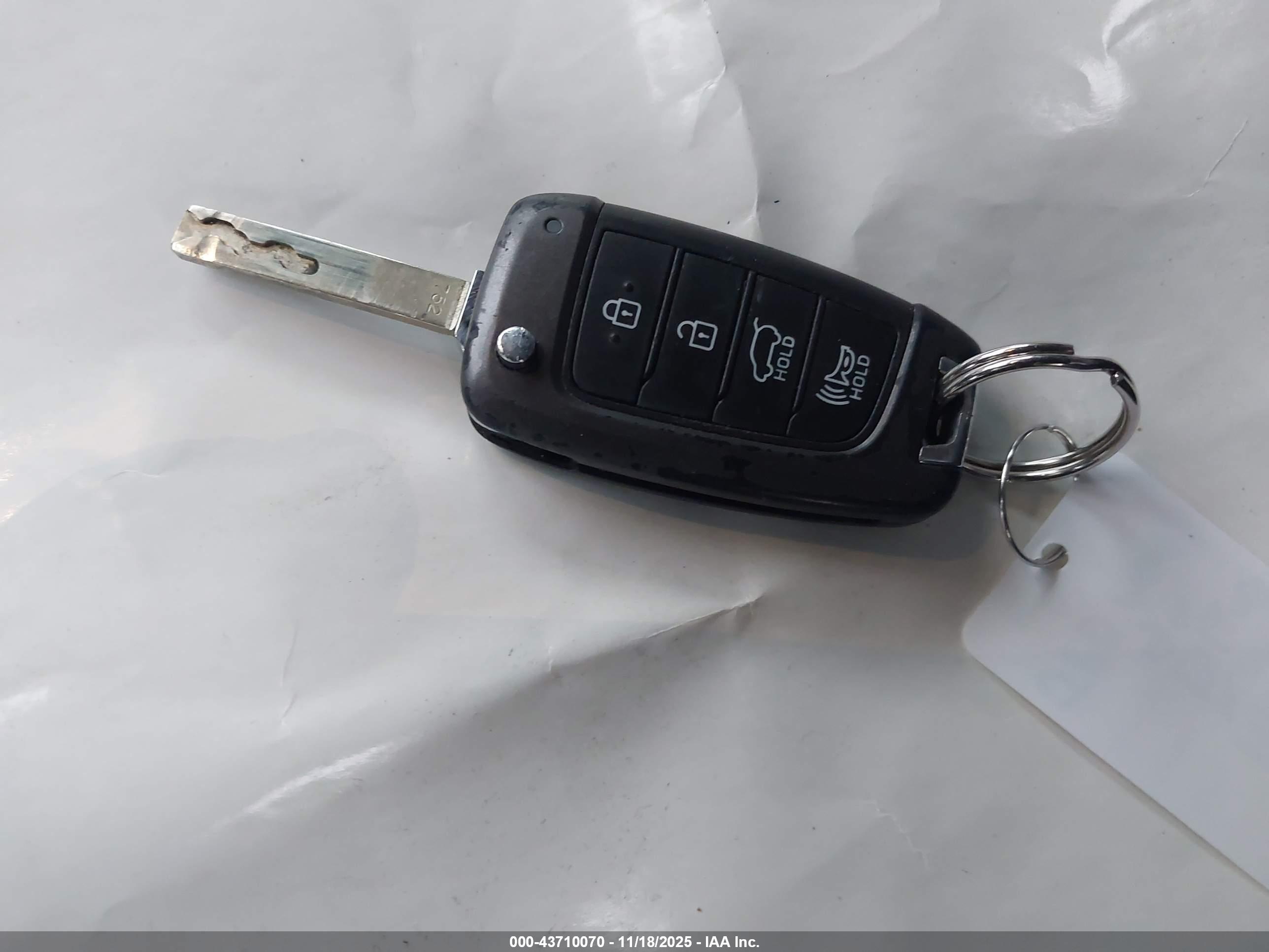 HYUNDAI KONA image 11