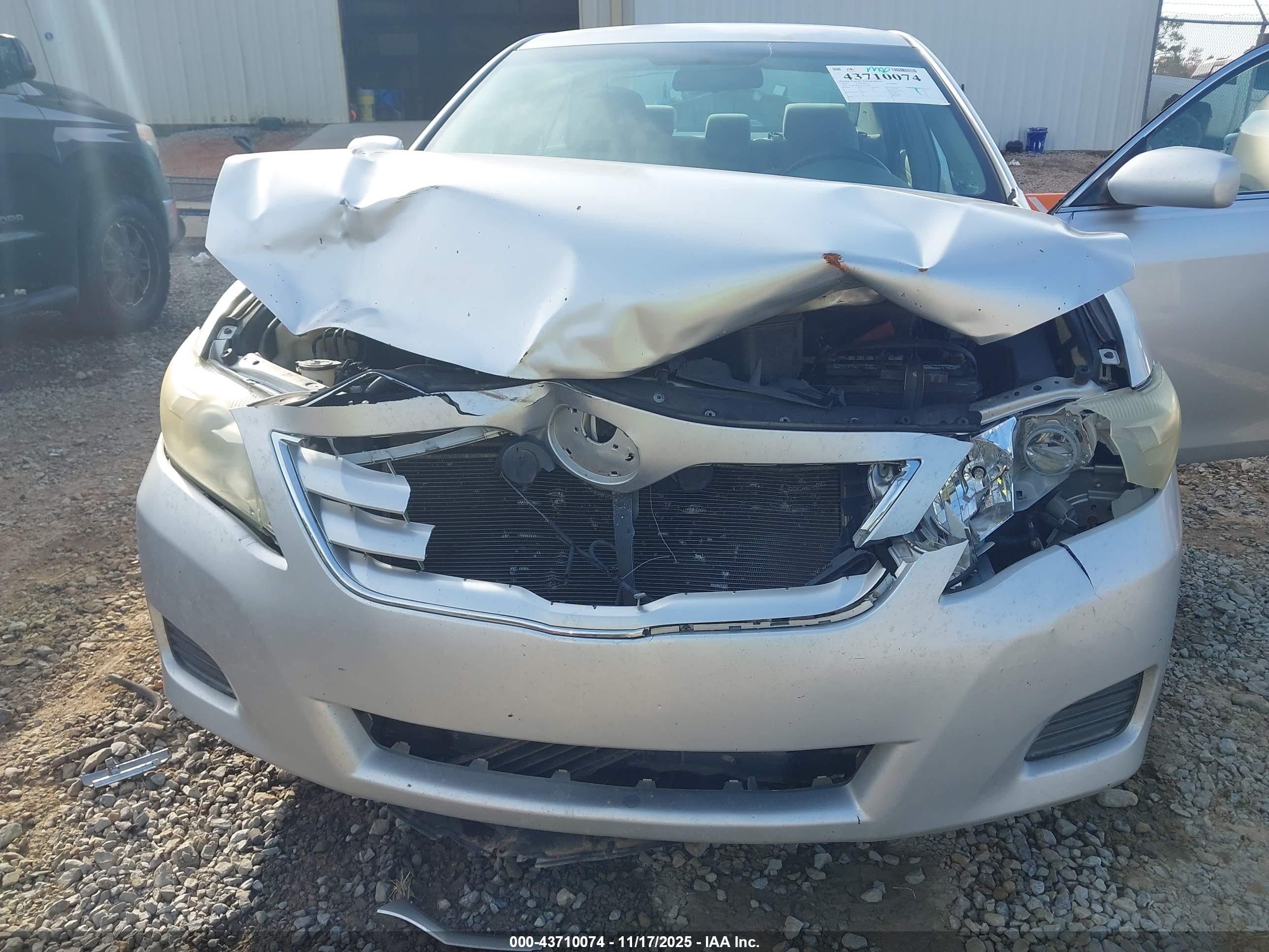 TOYOTA CAMRY image 6