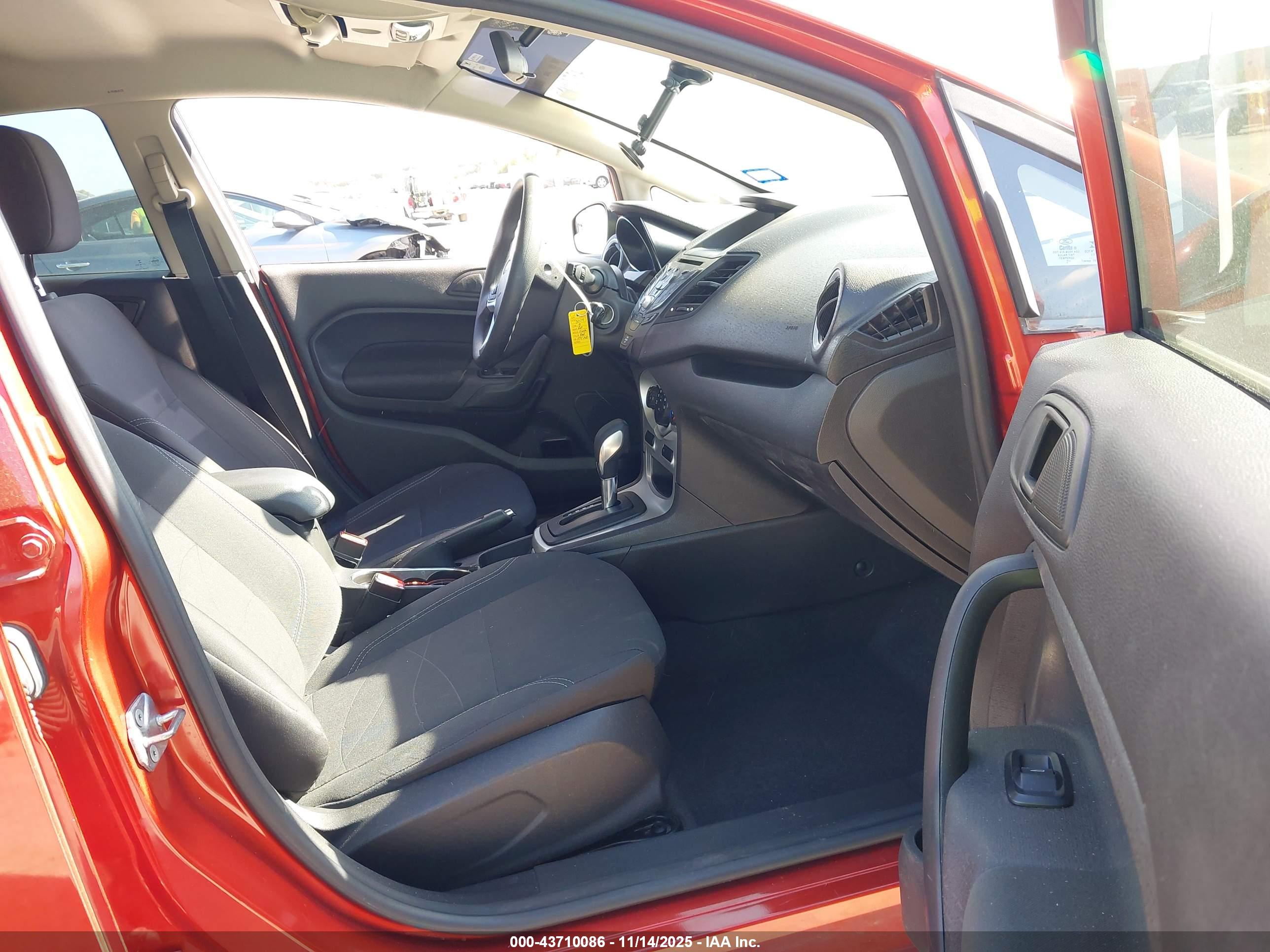 FORD FIESTA image 5
