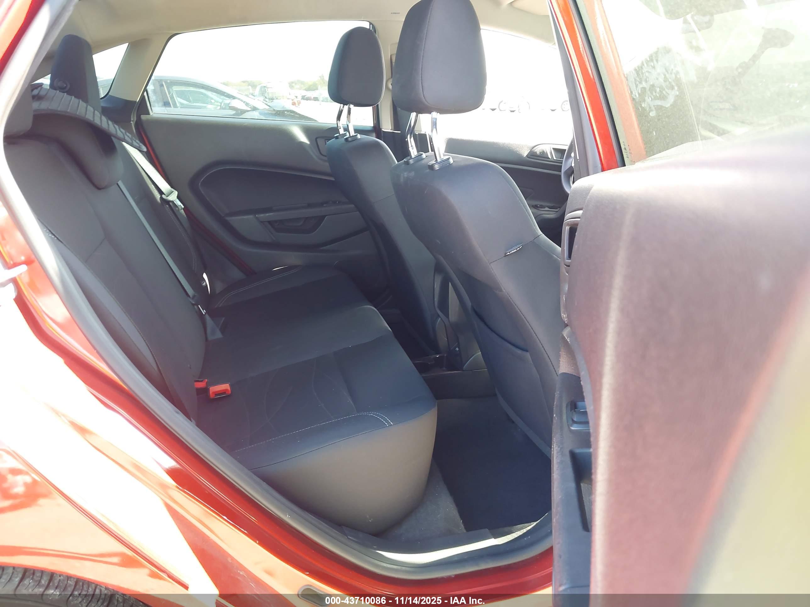 FORD FIESTA image 8