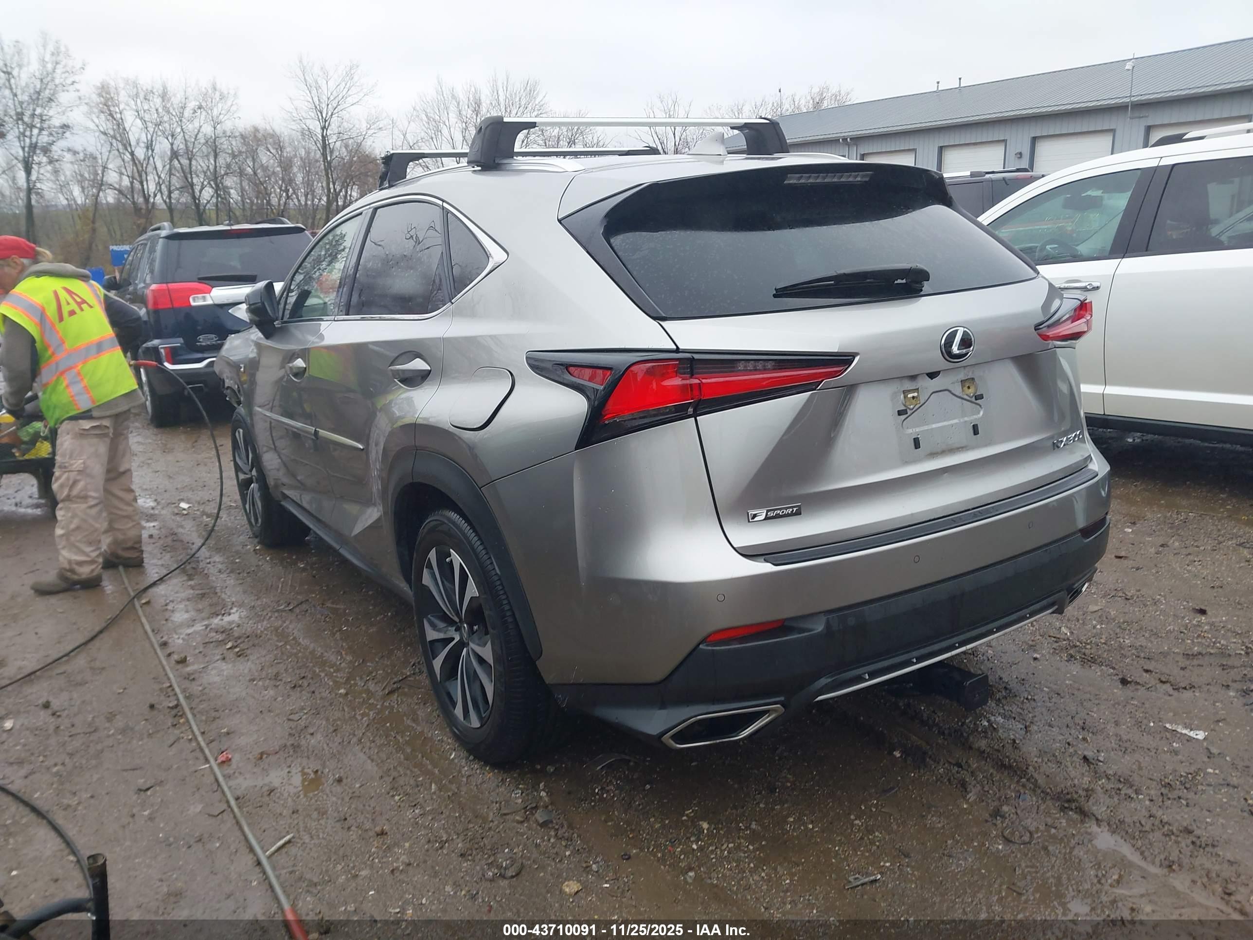 LEXUS NX image 3